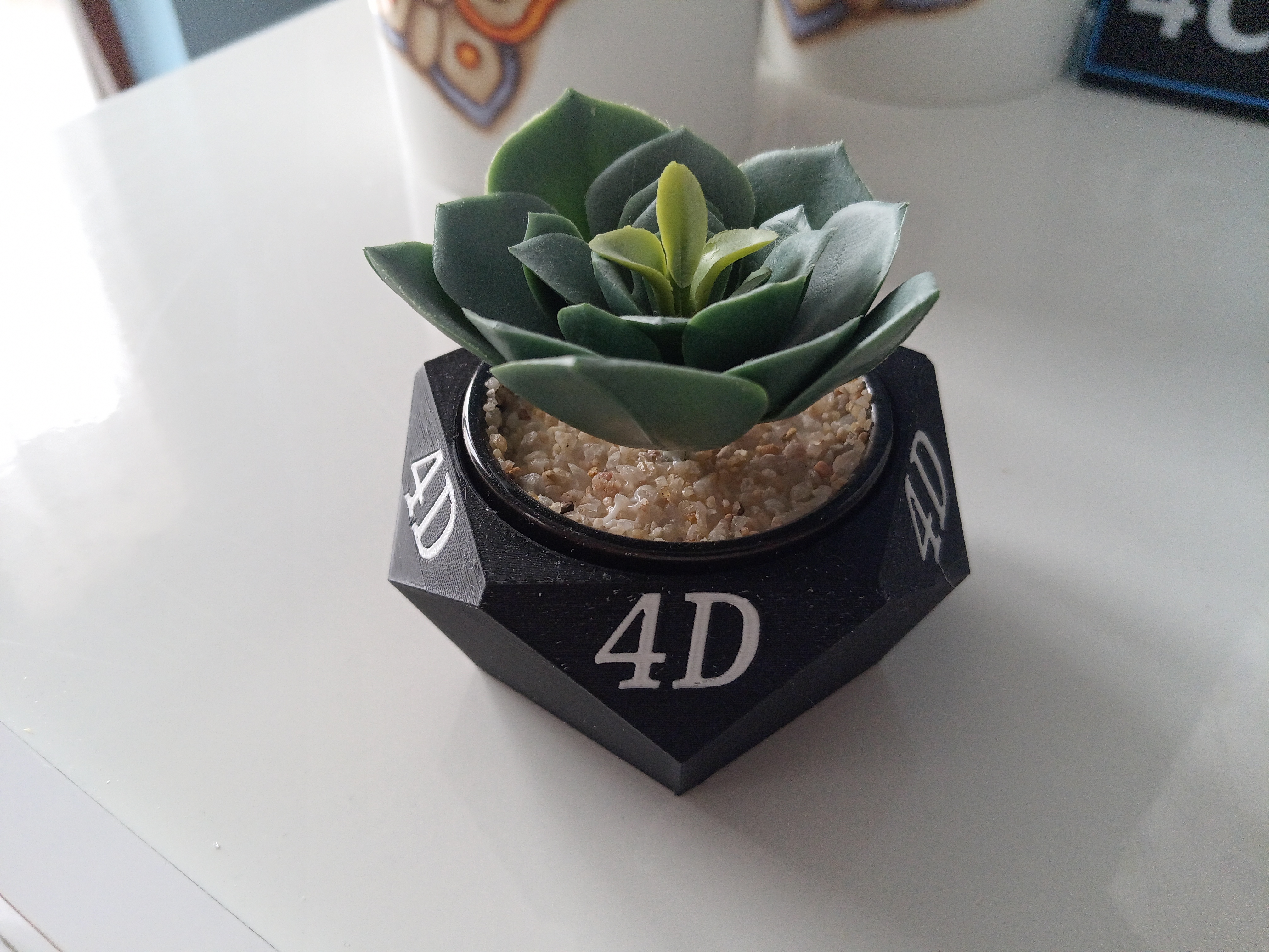 Plant pot holder with table number