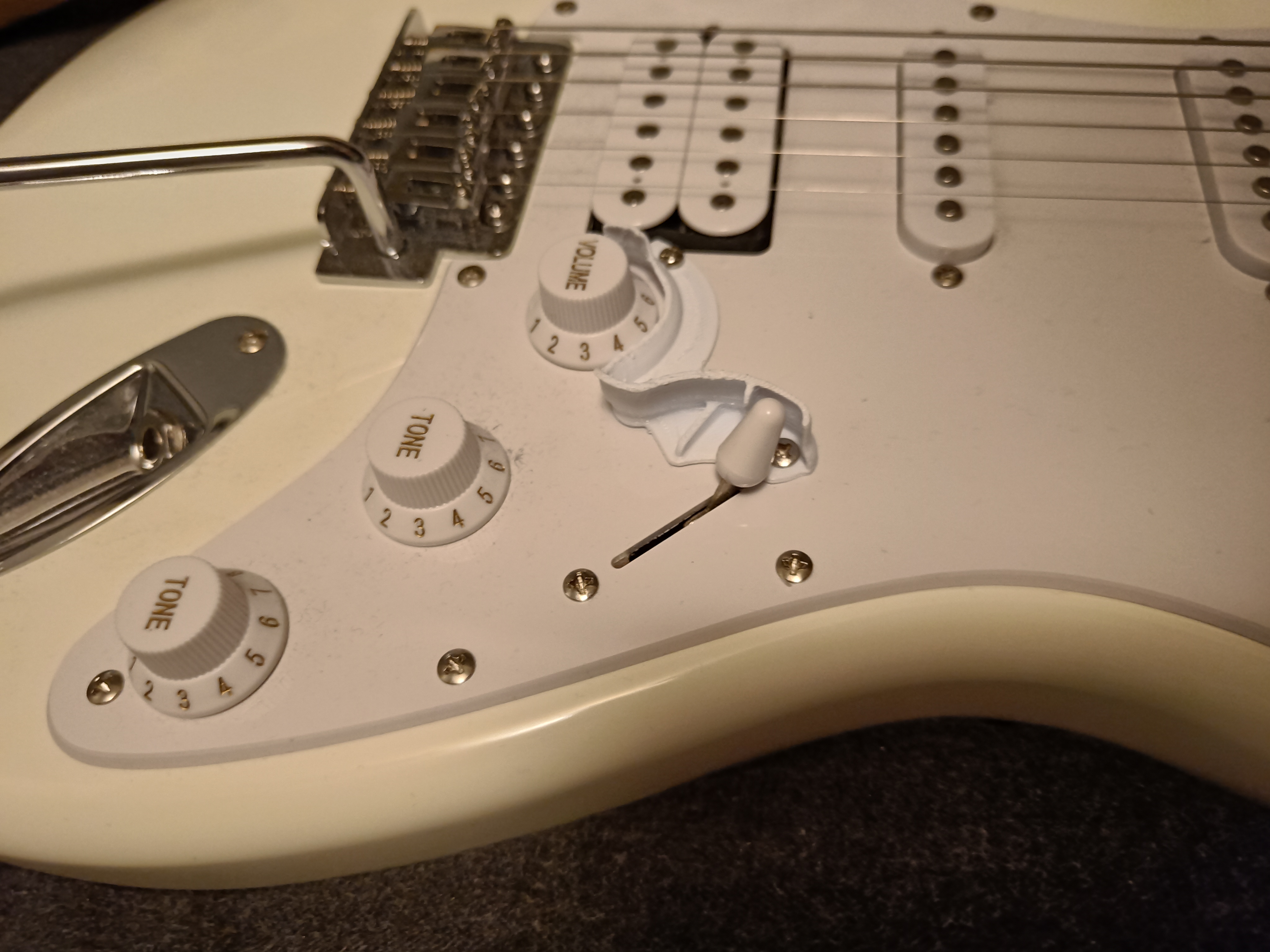 Squier BulletStrat HSS Controls Shield (selector and vol)