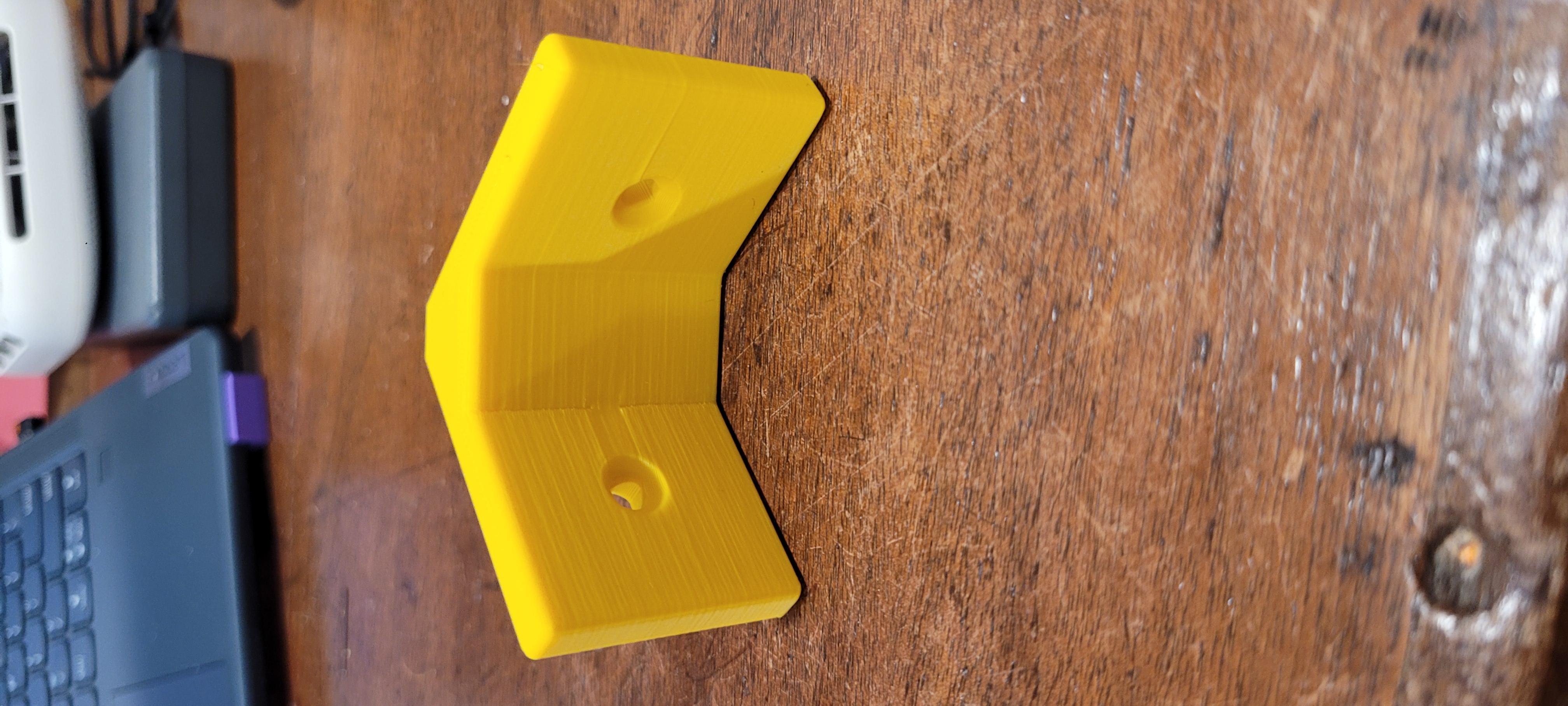 Inside corner bracket