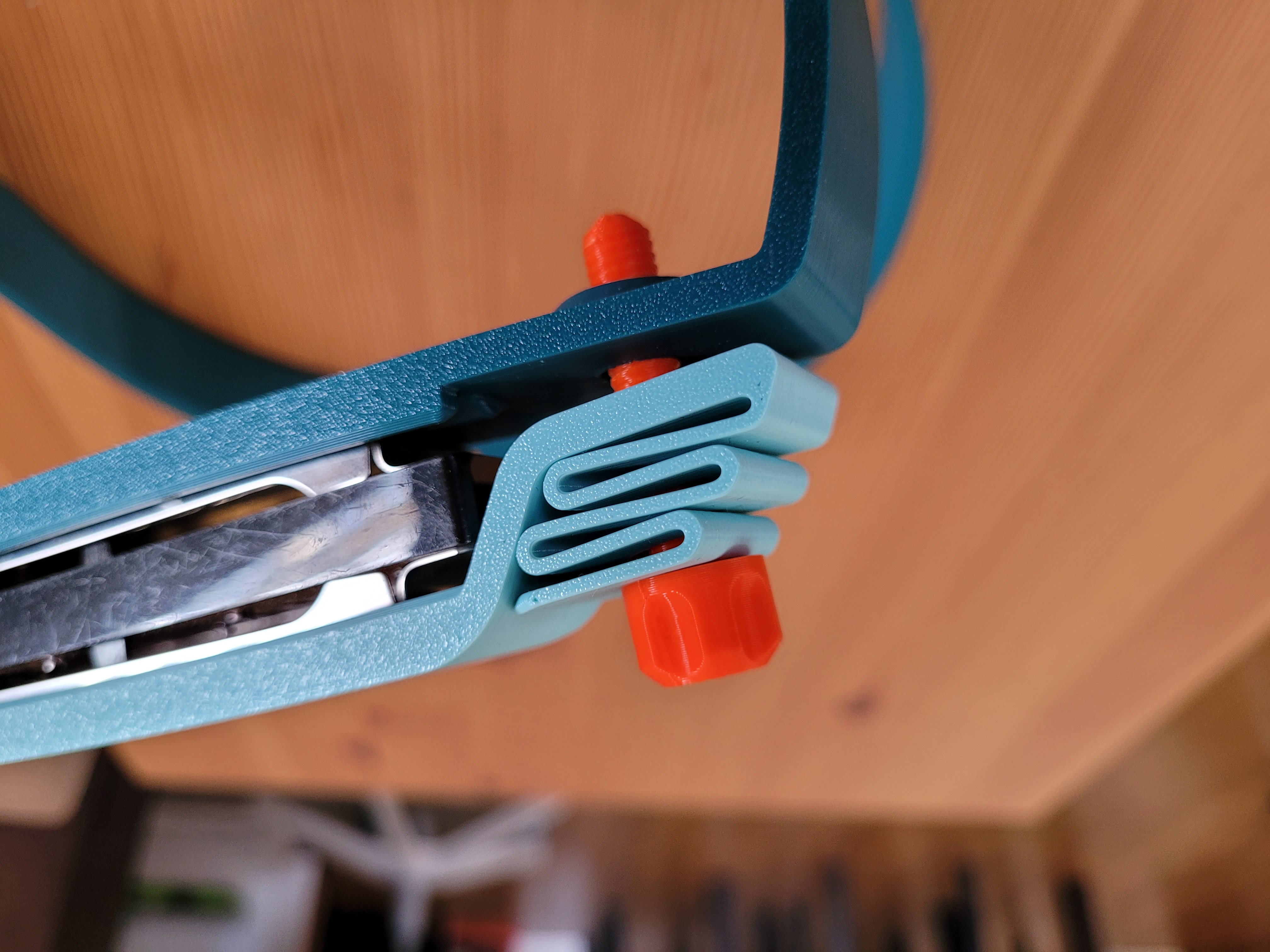 Miniatura 4 do modelo 3D Harmonica holder