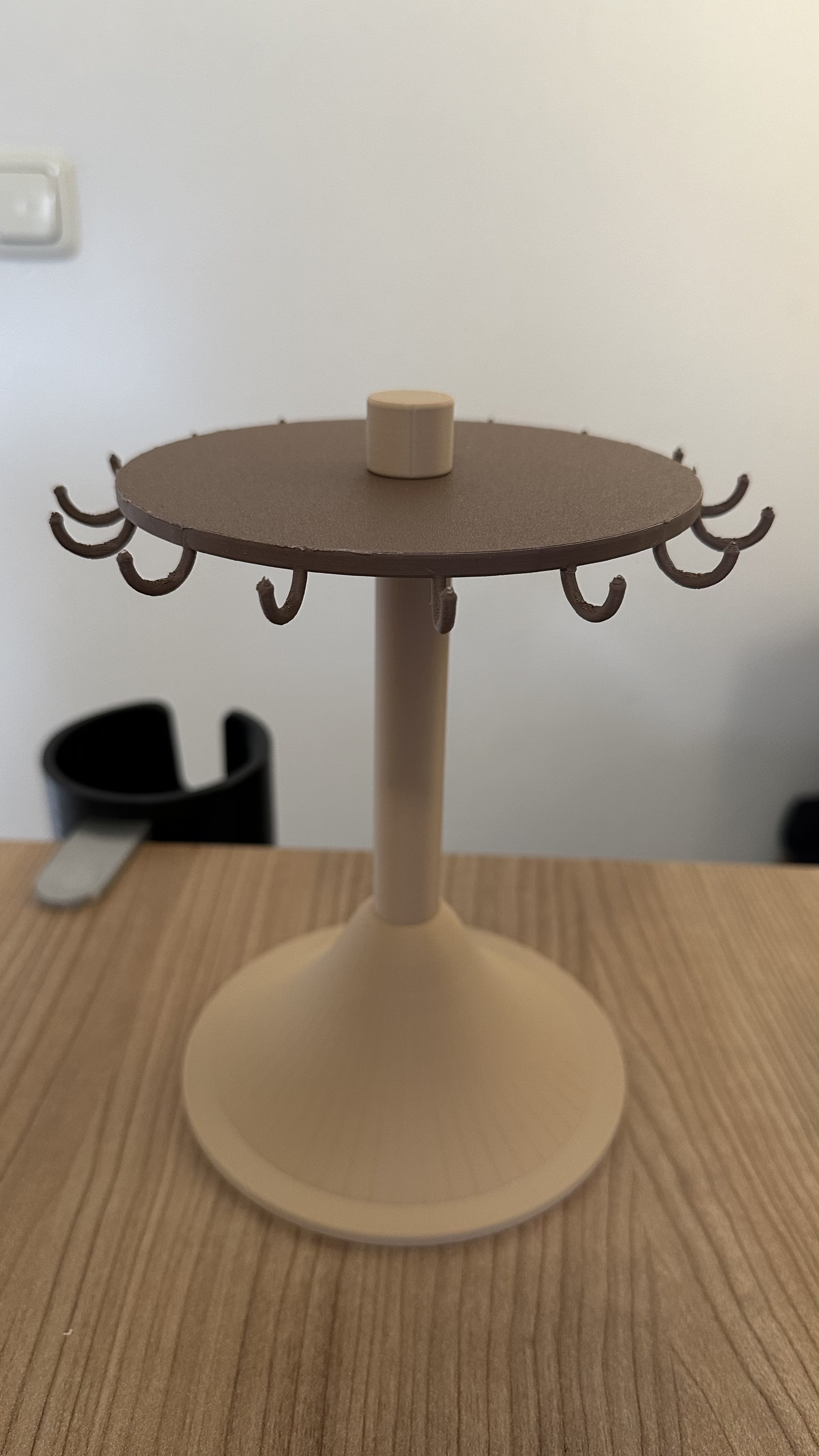 Rotating desk-stand for hanging tools