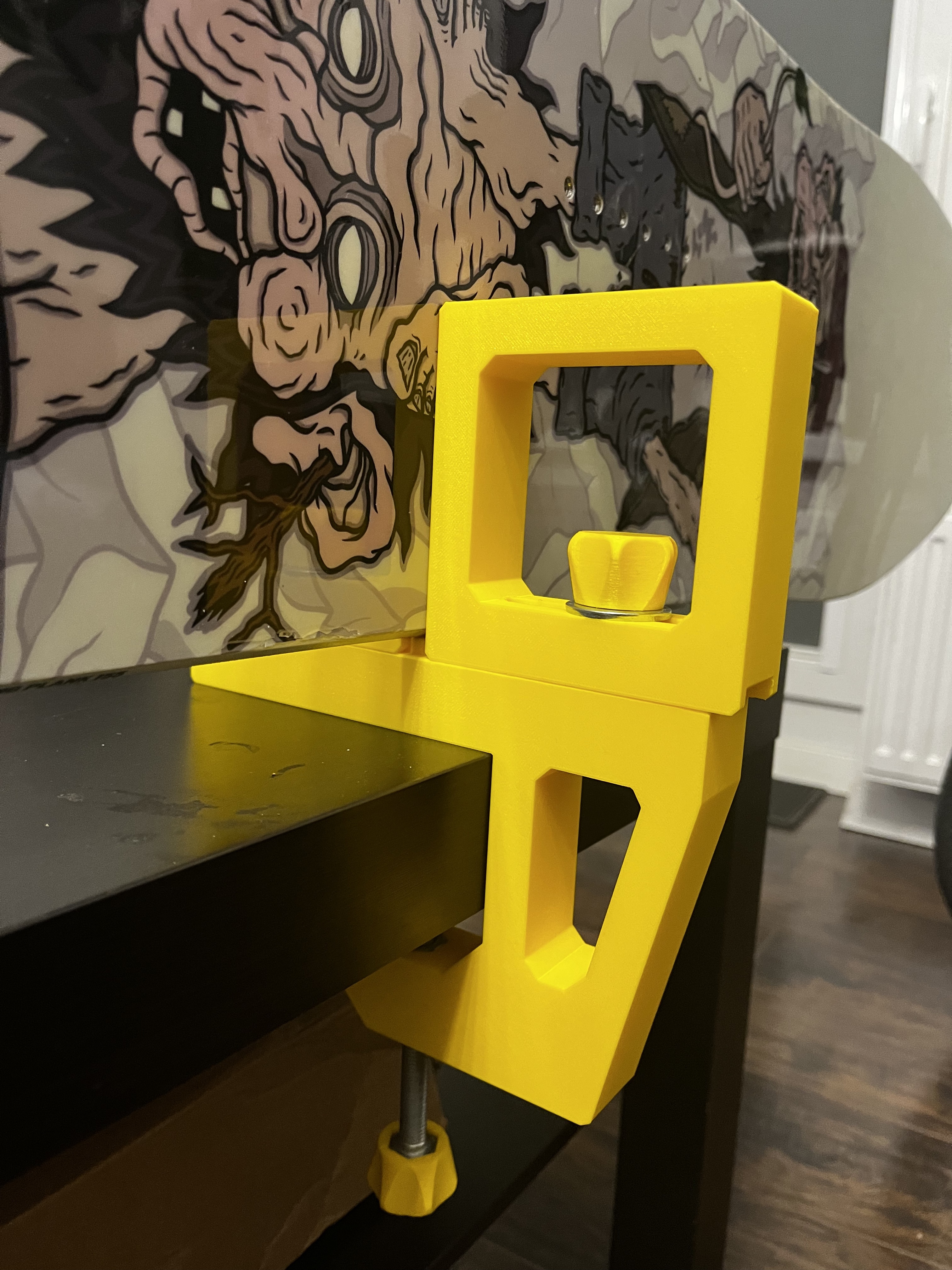 Snowboard adjustable service vises