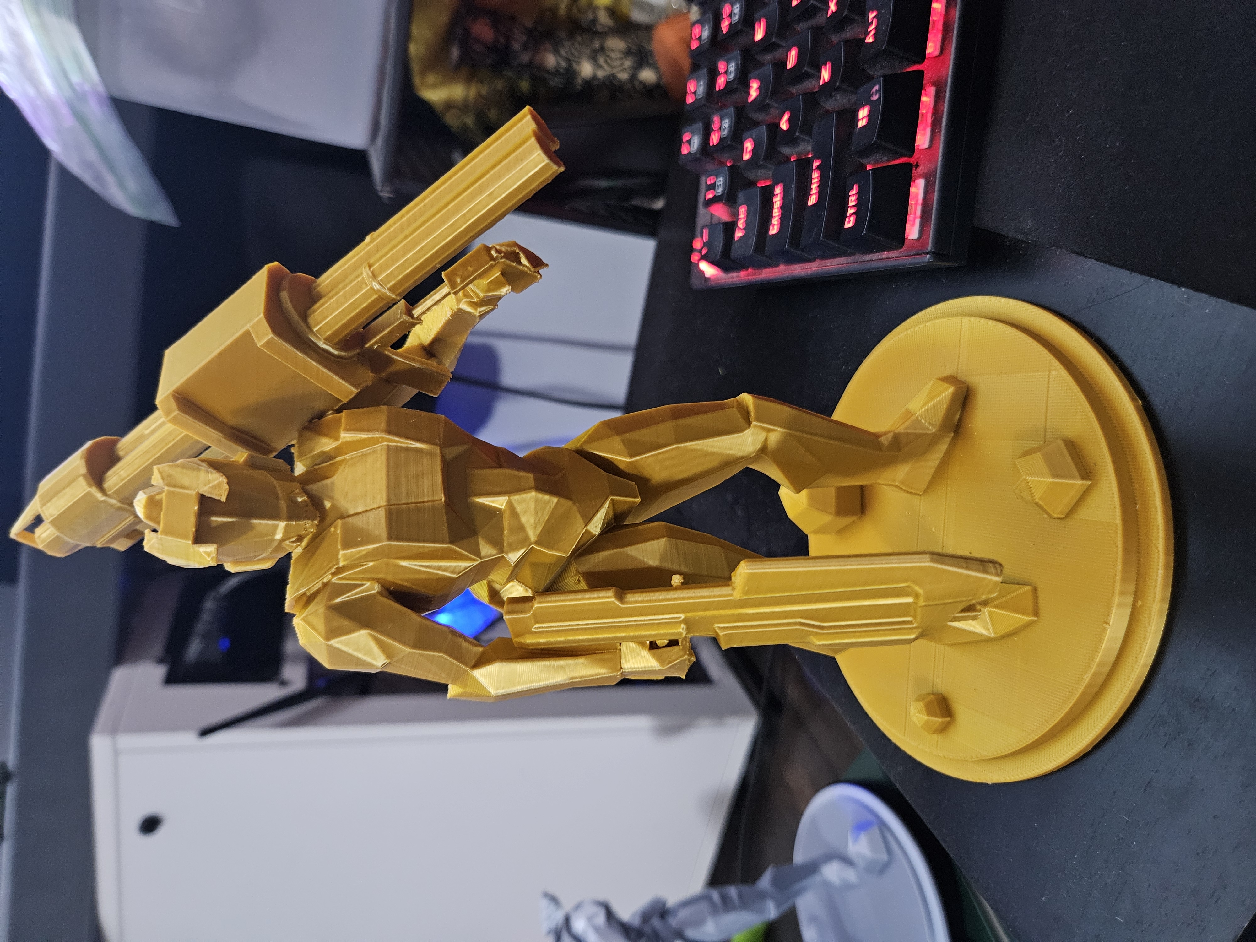 Master chief 1999 macworld statue