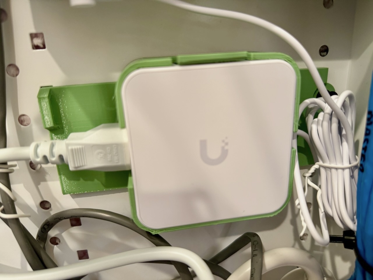 Unifi USW Lite 8 PoE Power Brick LeGrand On-Q Mount