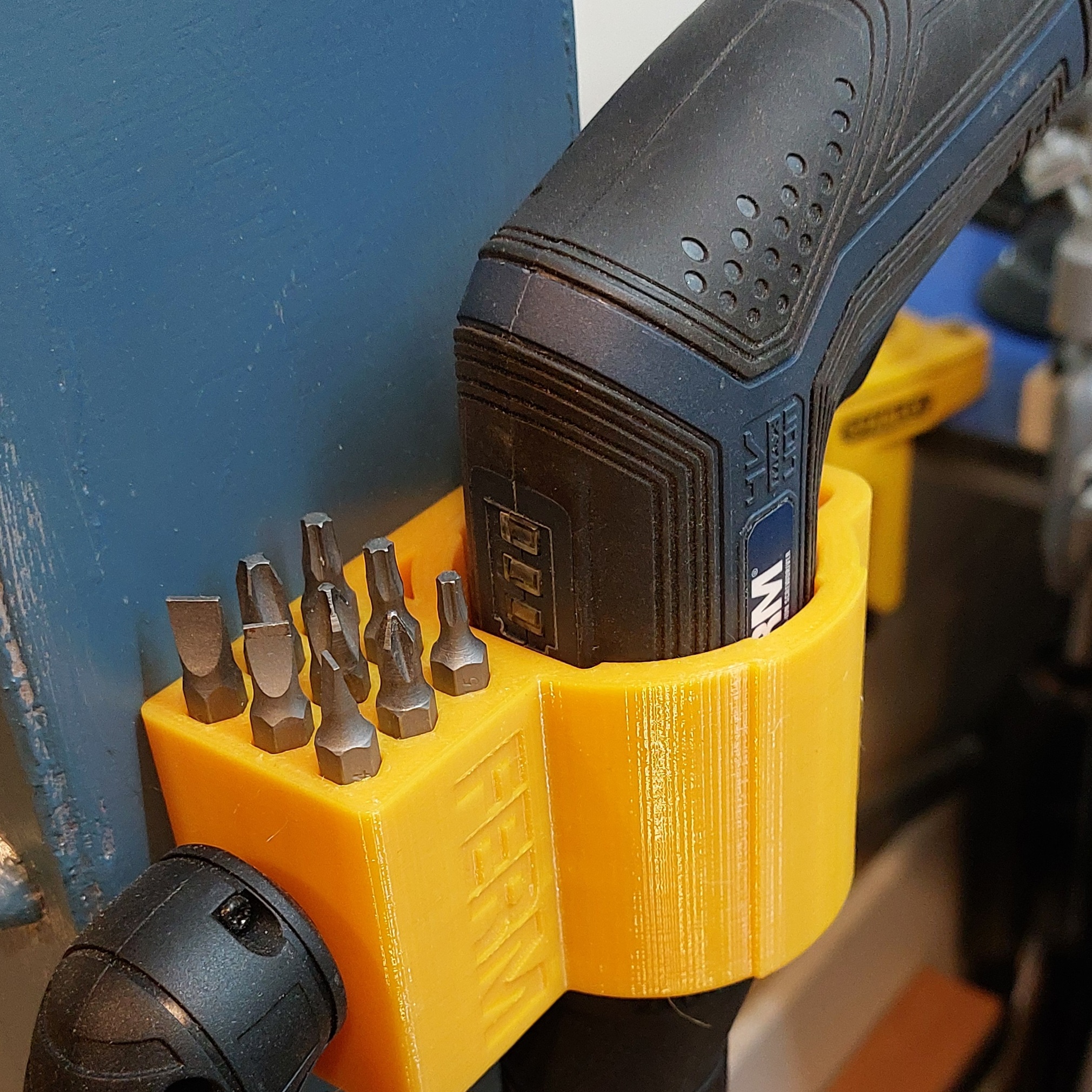 Wall mount Ferm screwdriver 4 volts