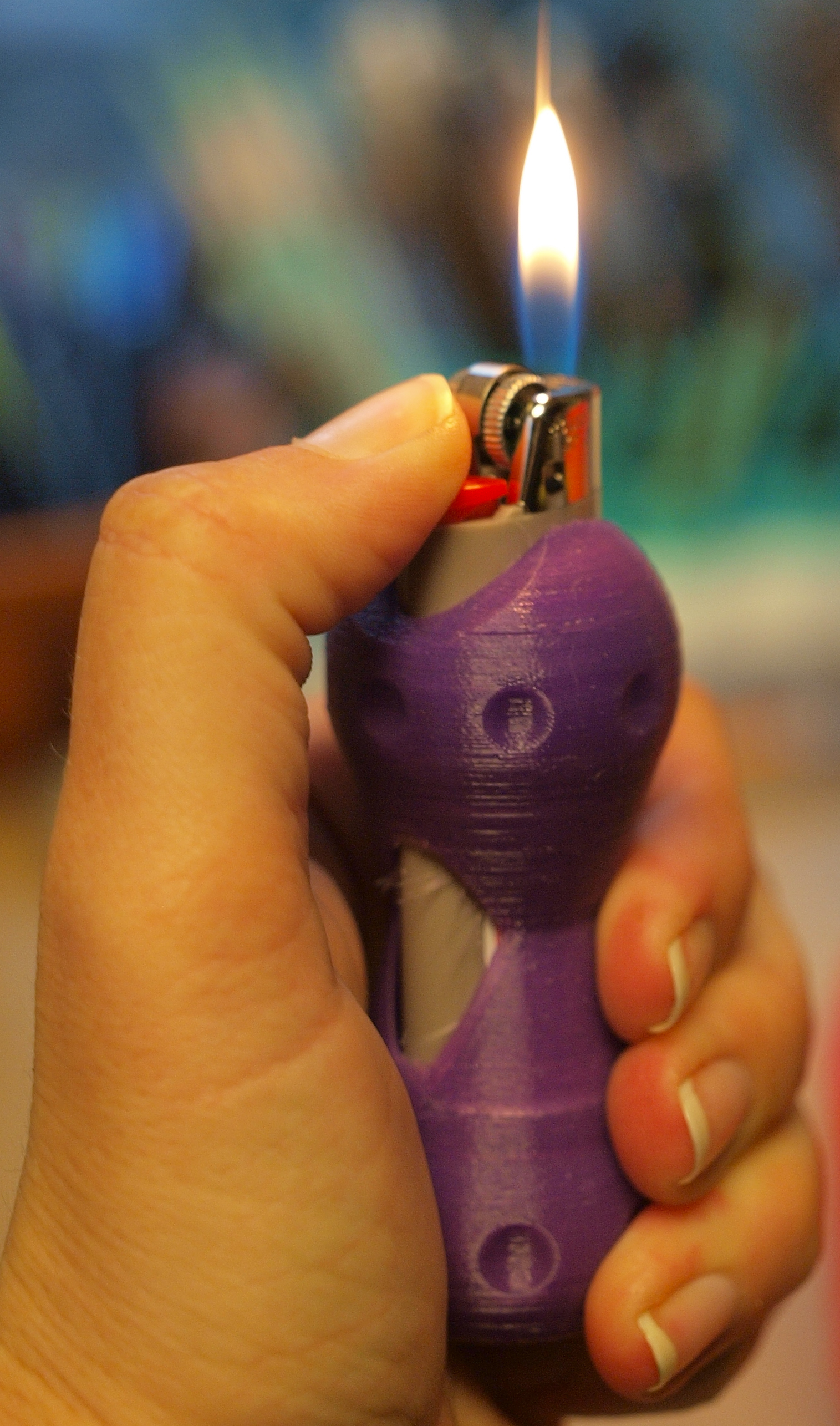Bic Bone Ergonomic Lighter Holder