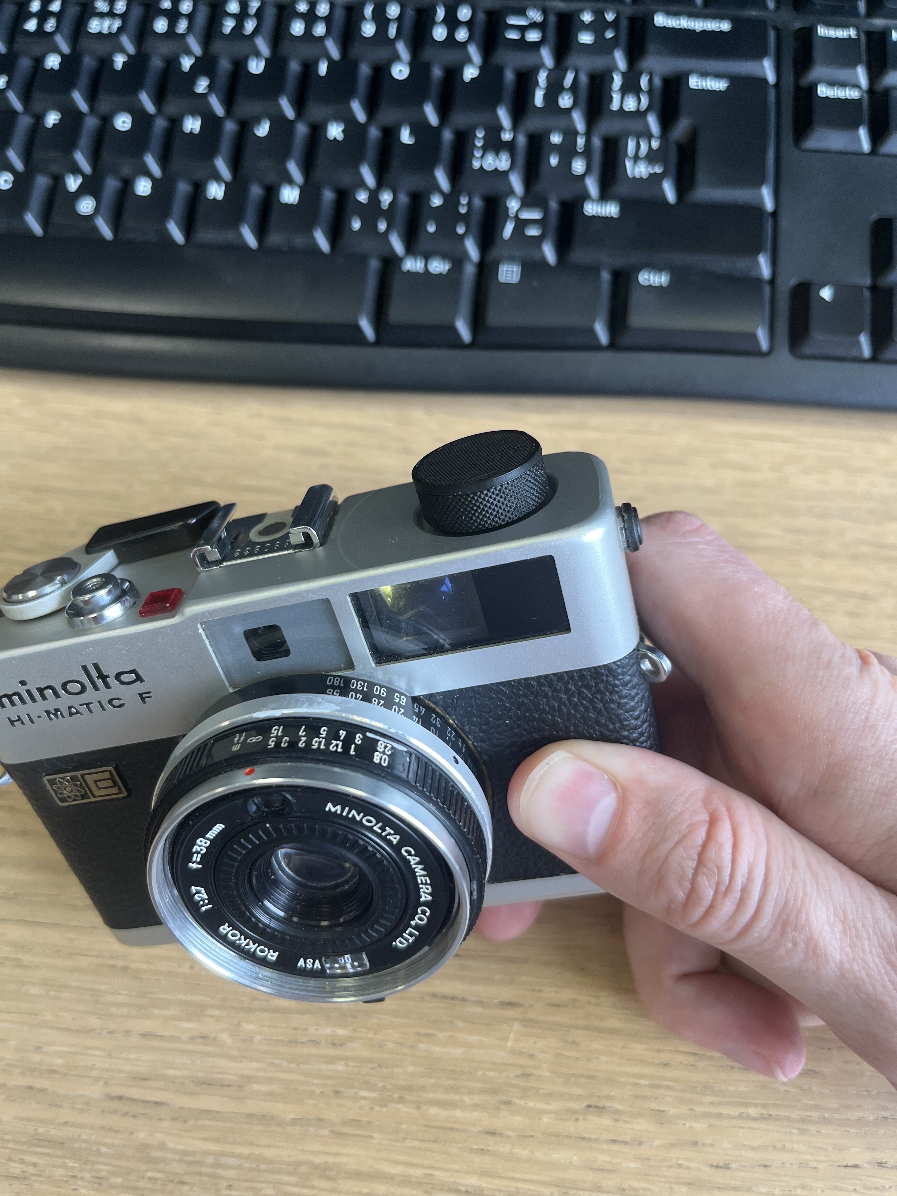 Minolta Hi-Matic F Film Winder Knob