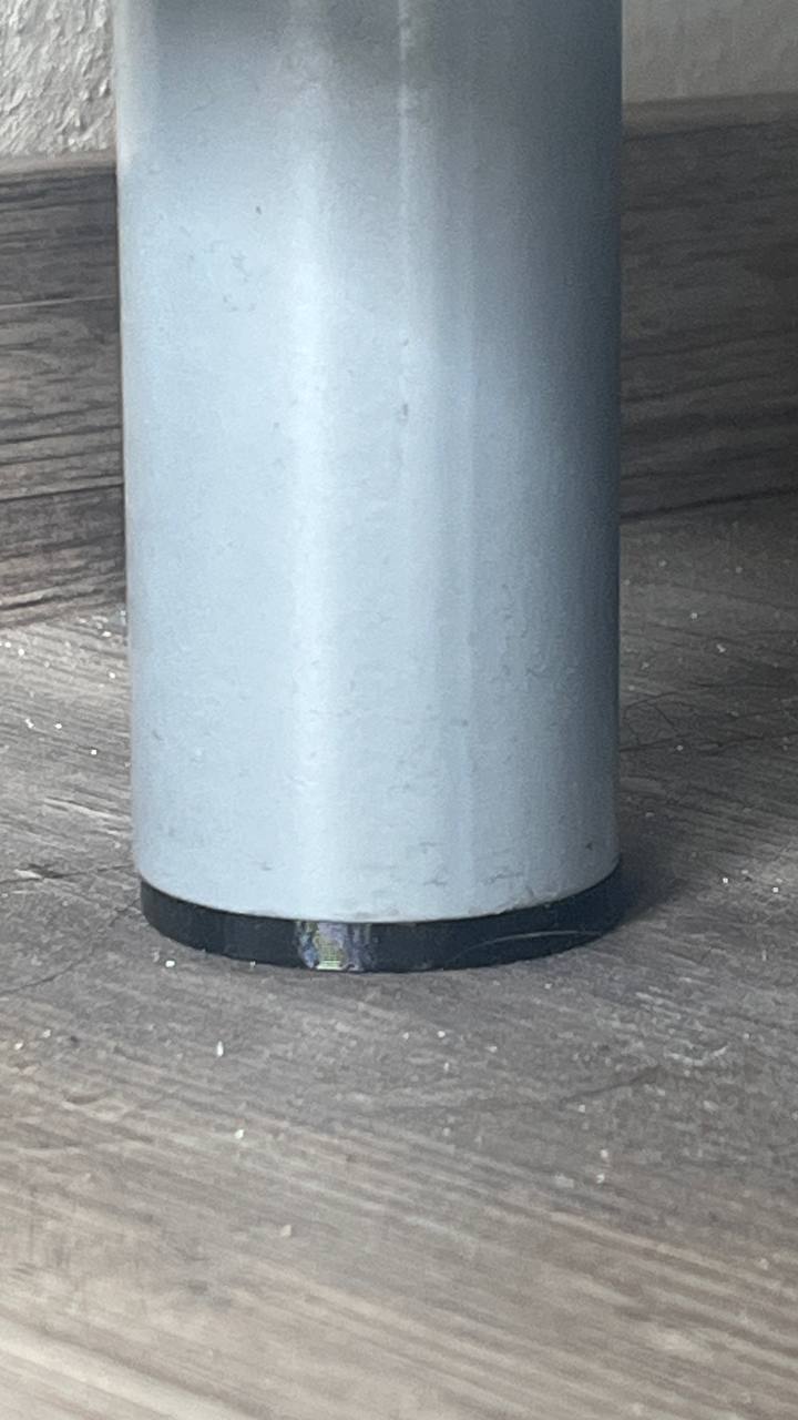 Sofa leg