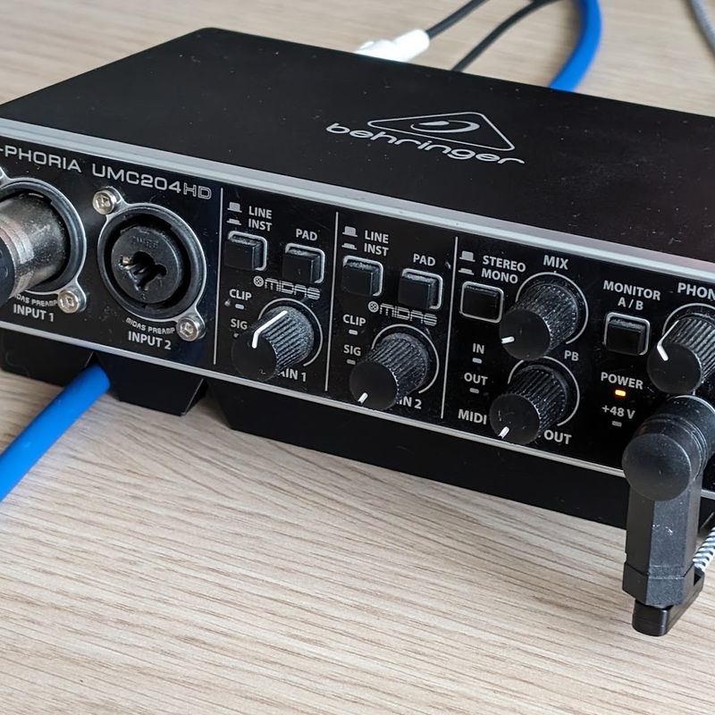 マッキー品　BehringerU-PHORIA UMC204HD Amazon.com: Behringer U-Phoria UMC204HD USB Audio Interface