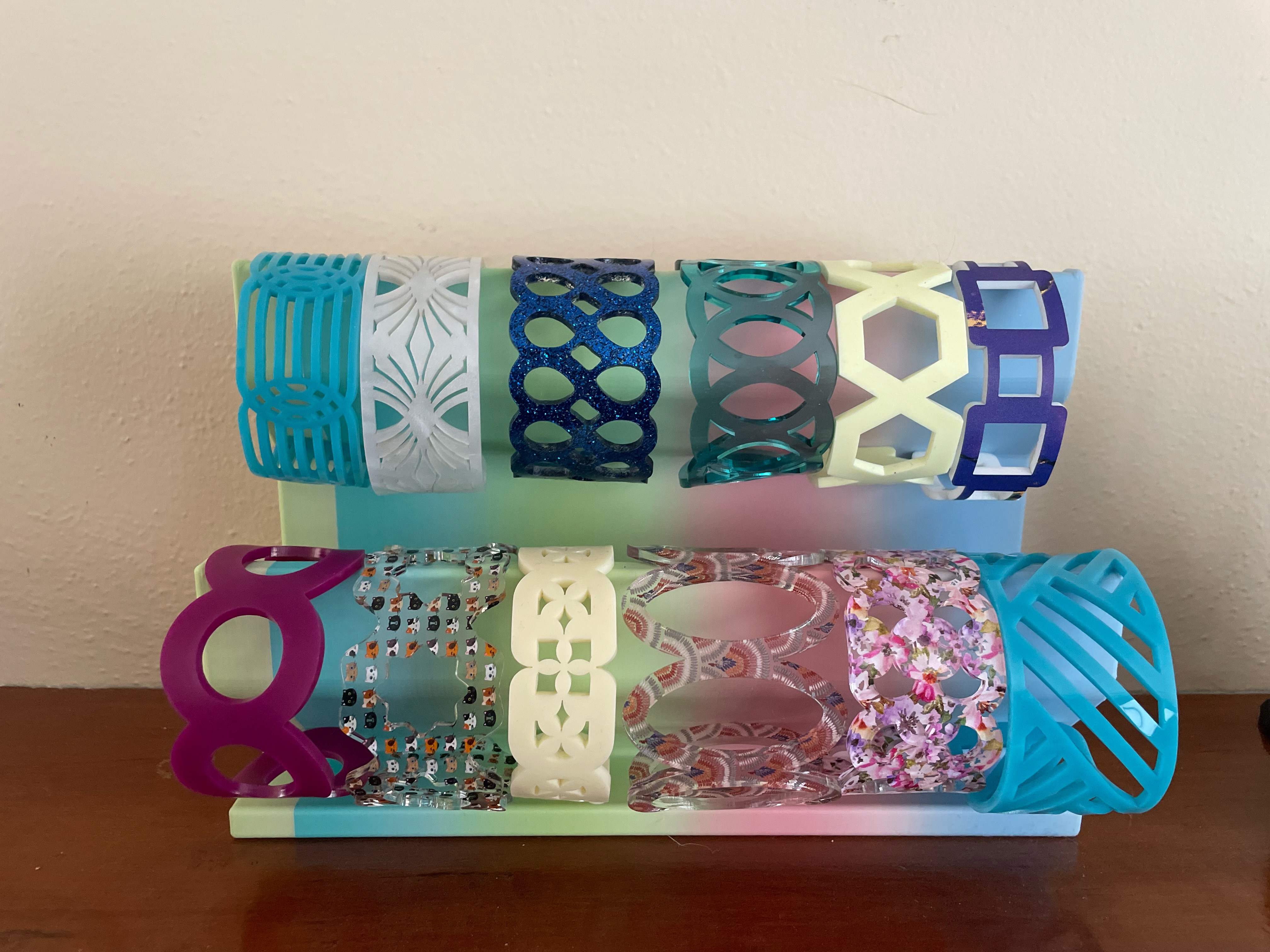 Miniatura 2 do modelo 3D Bracelet Stand Display