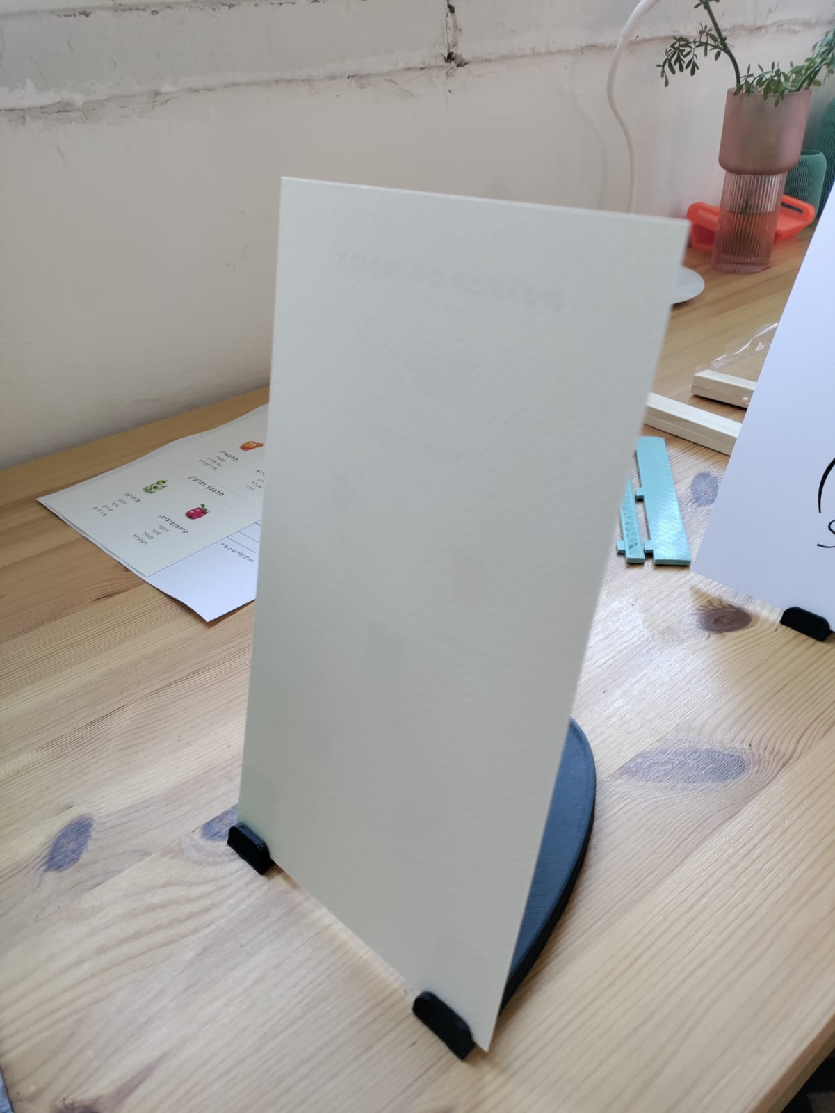 paper sign holder