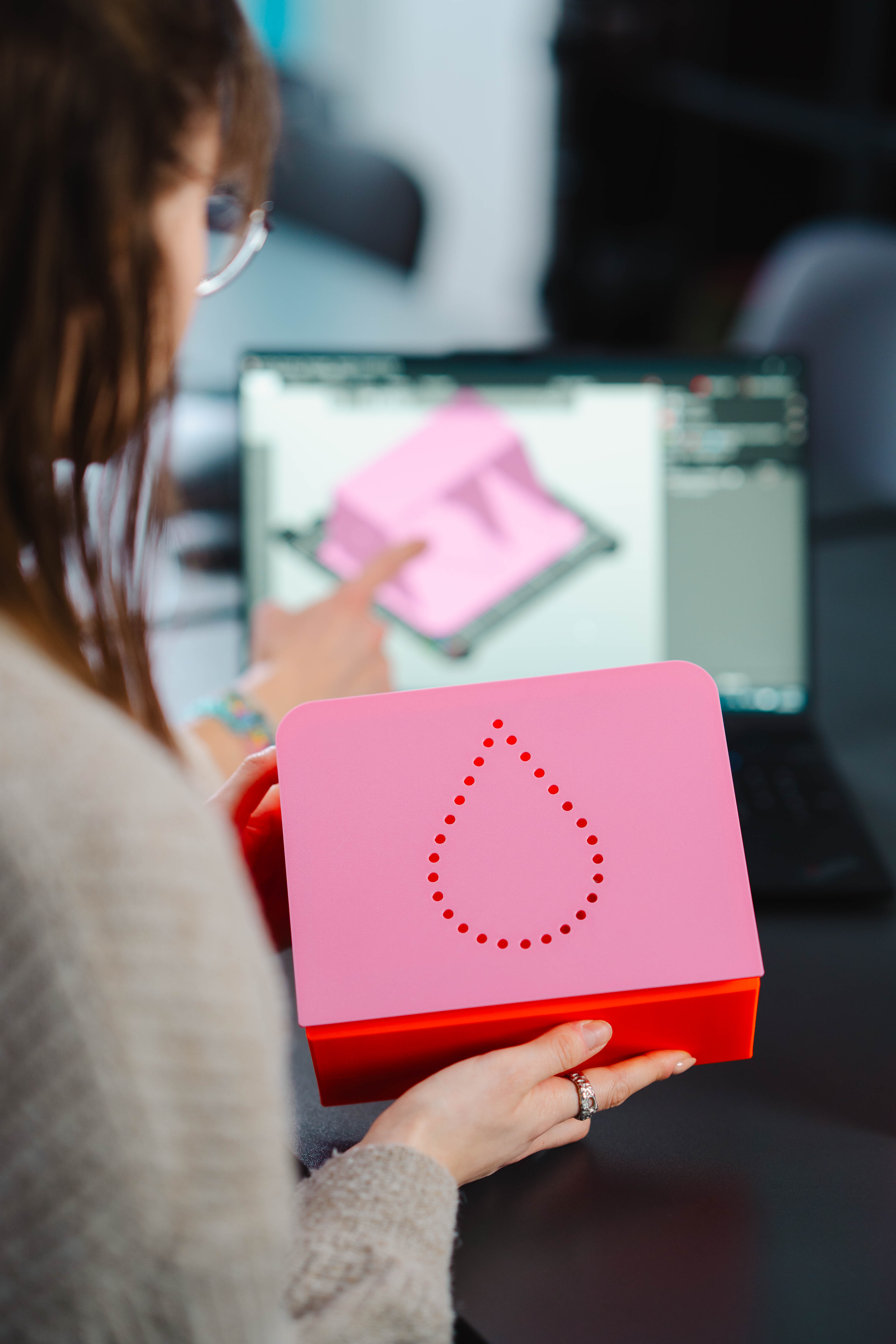 Menstrual product dispensers – collab FA CTU and Prusa3D