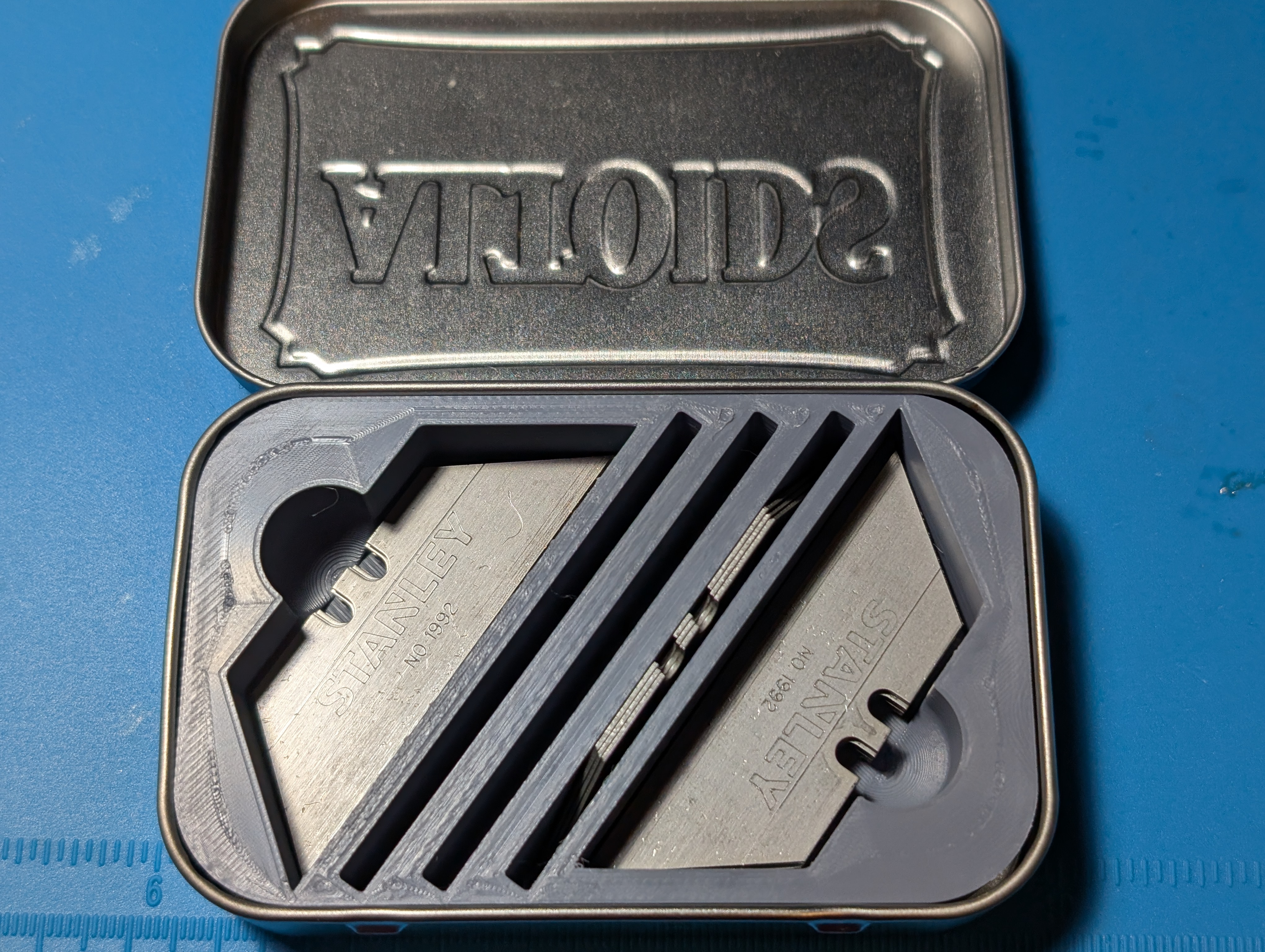 Altoid Utility Blade Organizer