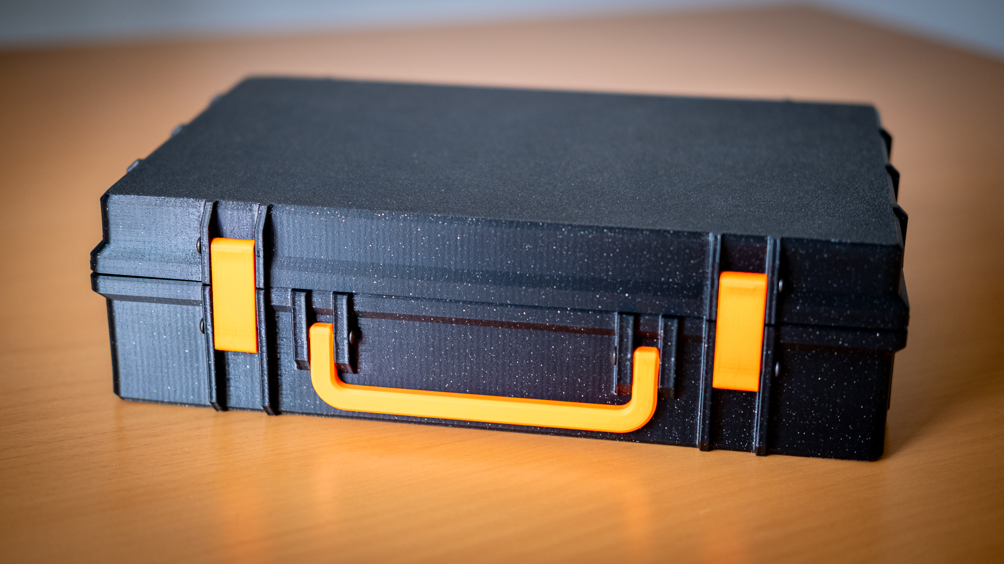 Futuristic ESP8266 development case with Wagos — miniatura 7