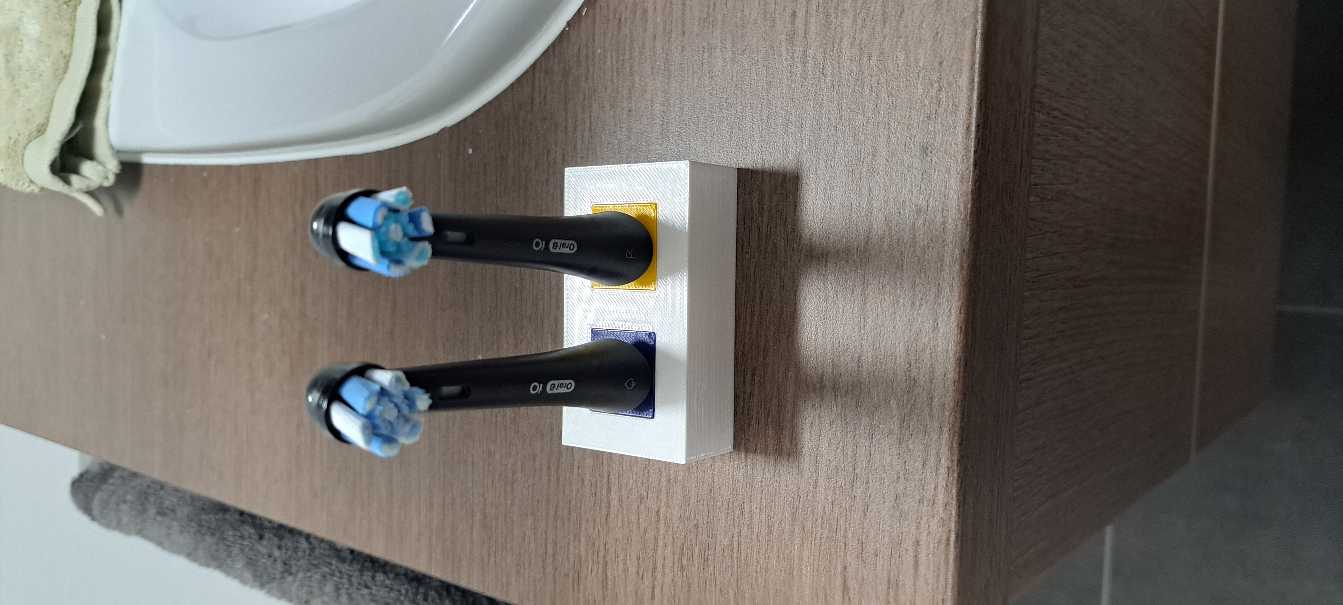 Oral B iO brush head station