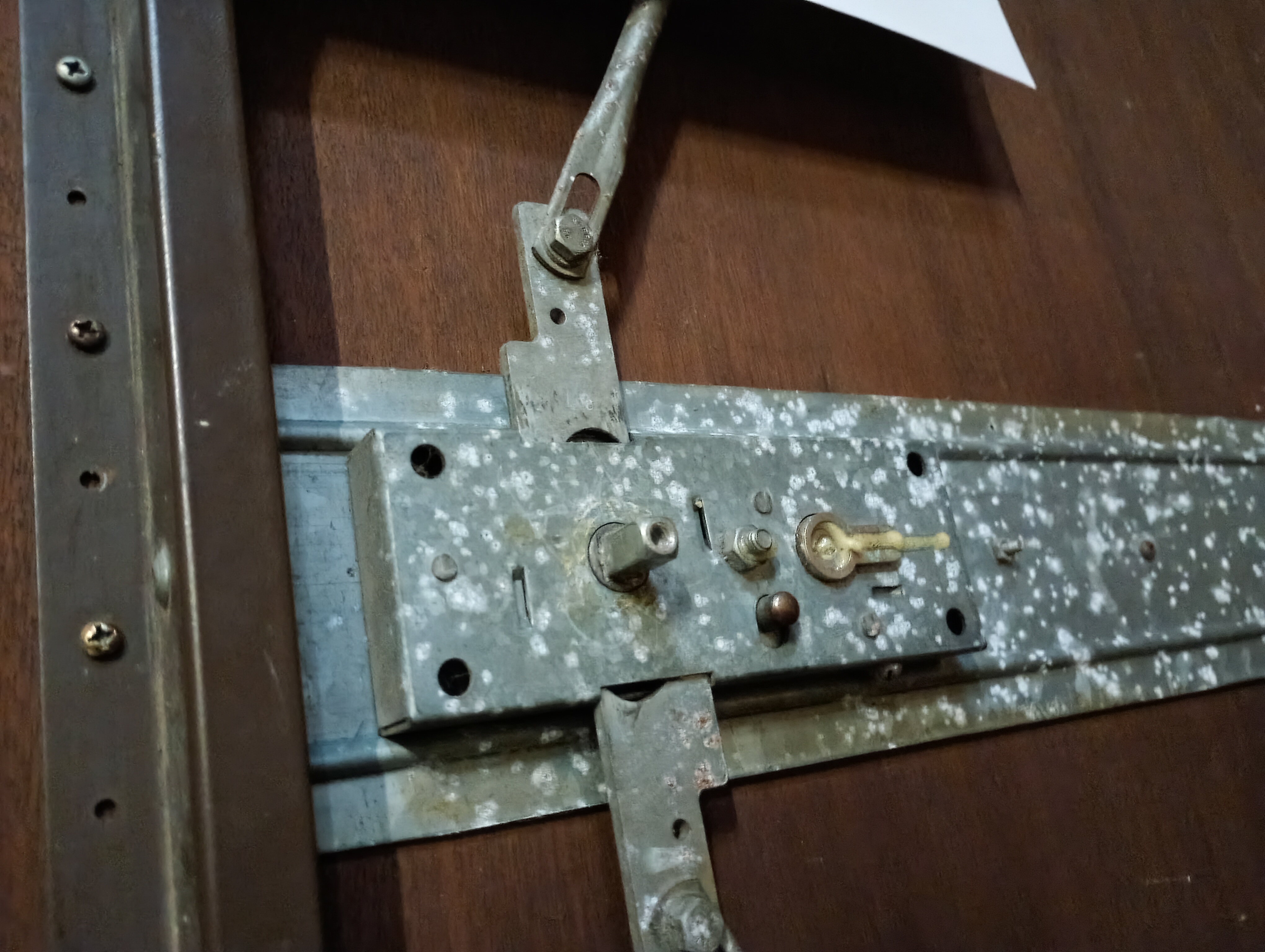 Garagepoort handvat, Garage door handle, Manija de la puerta del garaje, poignée de porte de garage. — thumbnail 5
