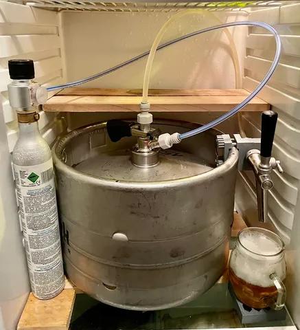 Beer keg tap holder (15/30 l)