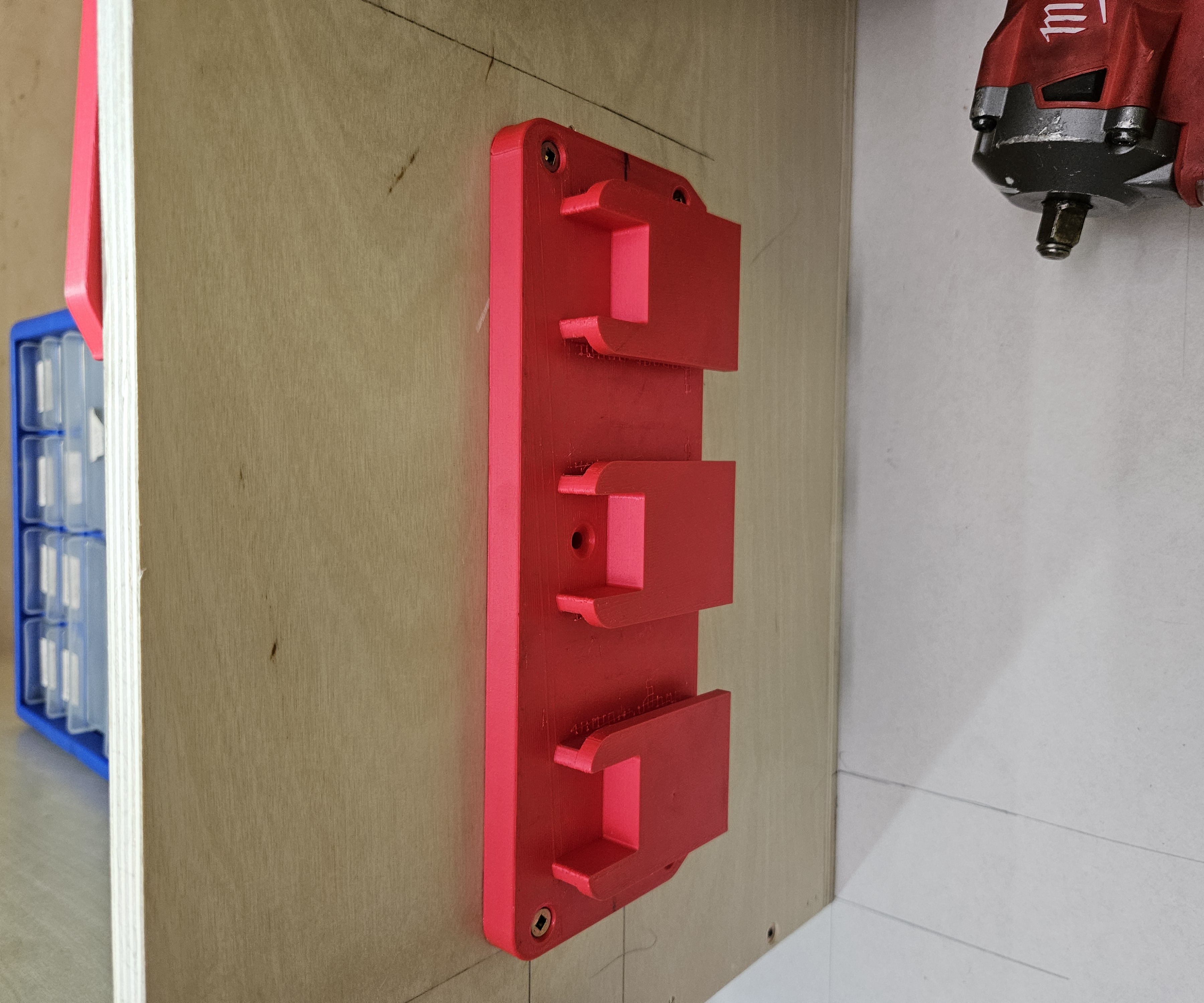Milwaukee M18 Triple Tool Hanger