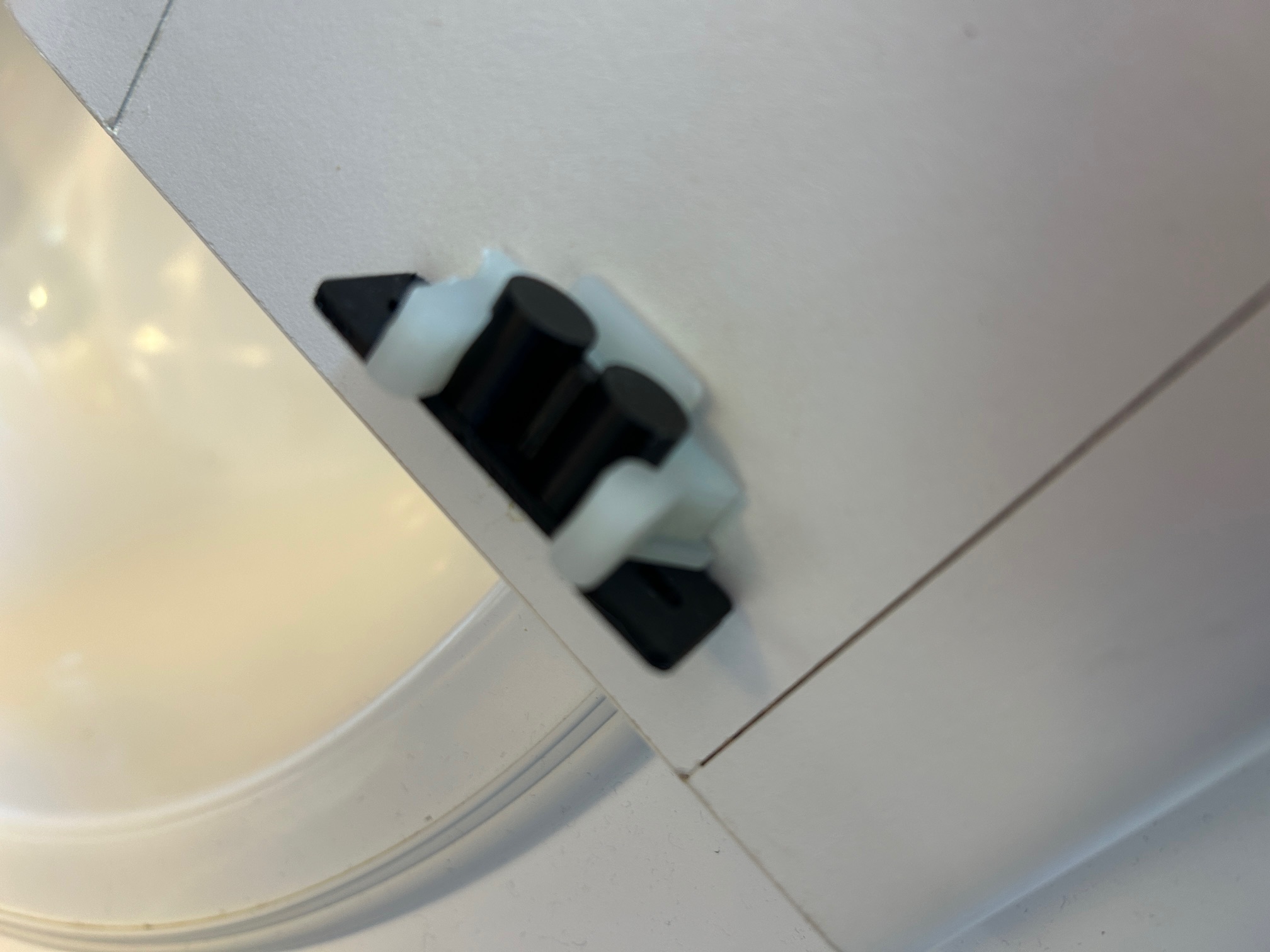 False Drawer Front Clip