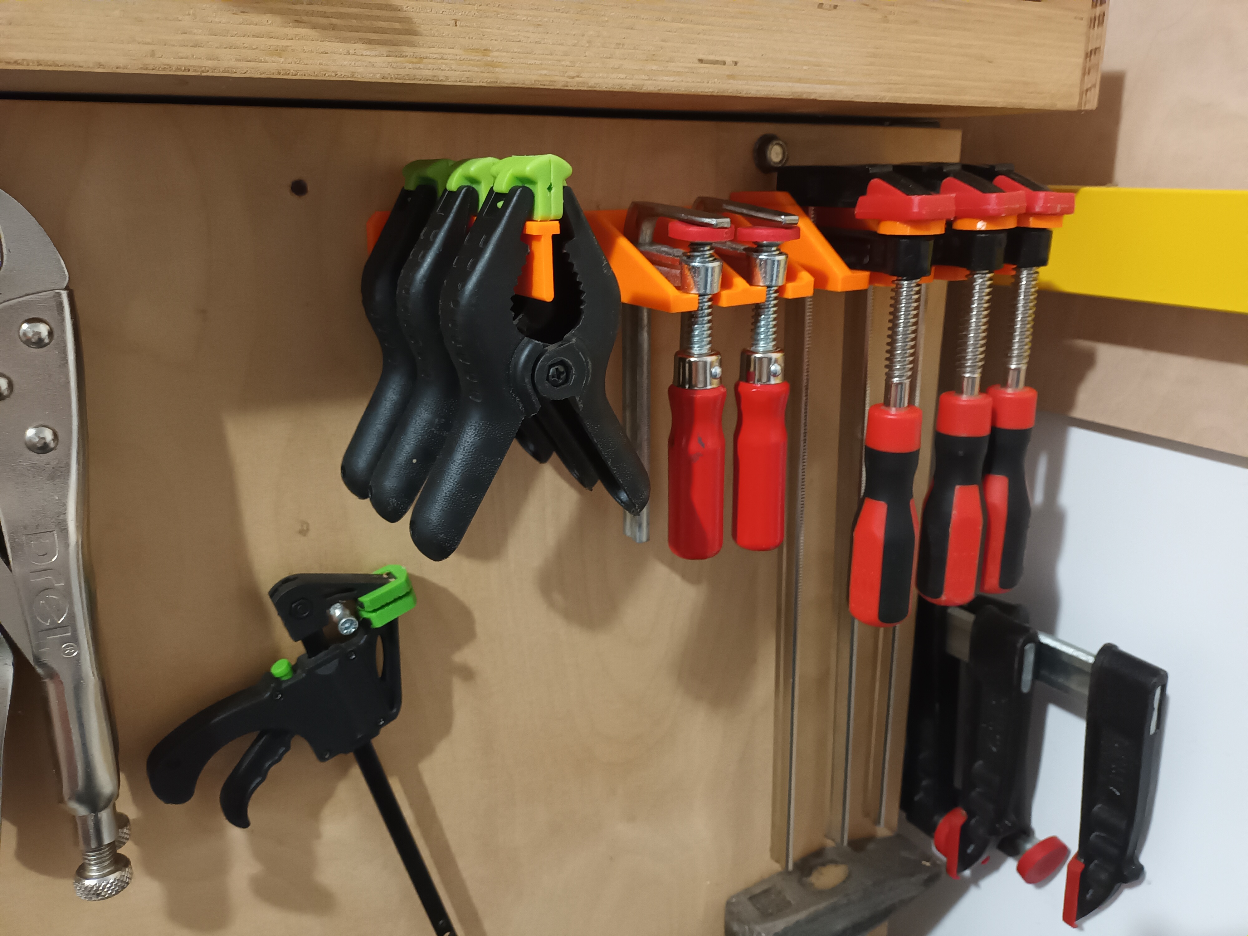 Miniatura 2 do modelo 3D Spring clamp holder