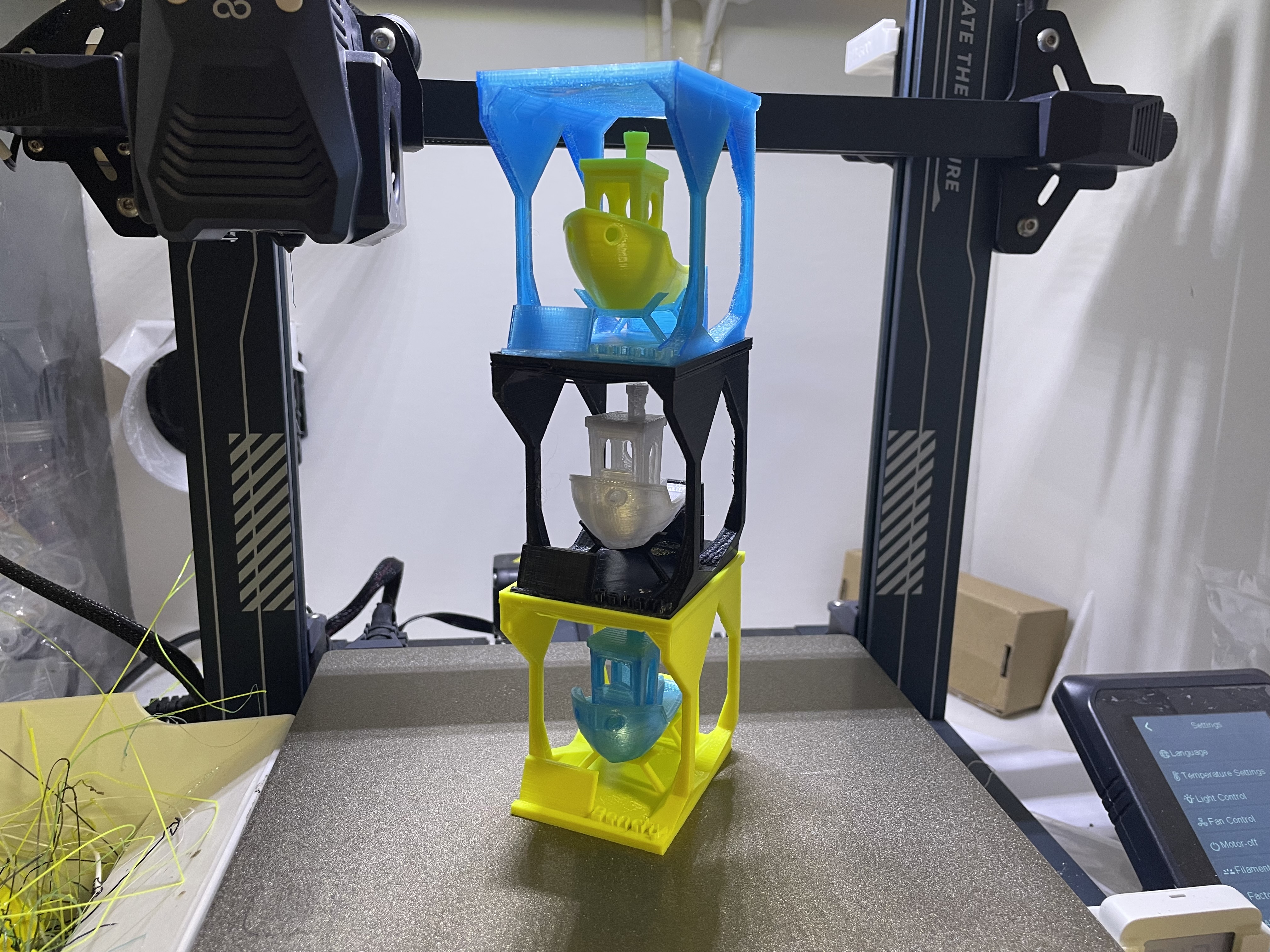 A Stackable Benchy Dry Dock + Label
