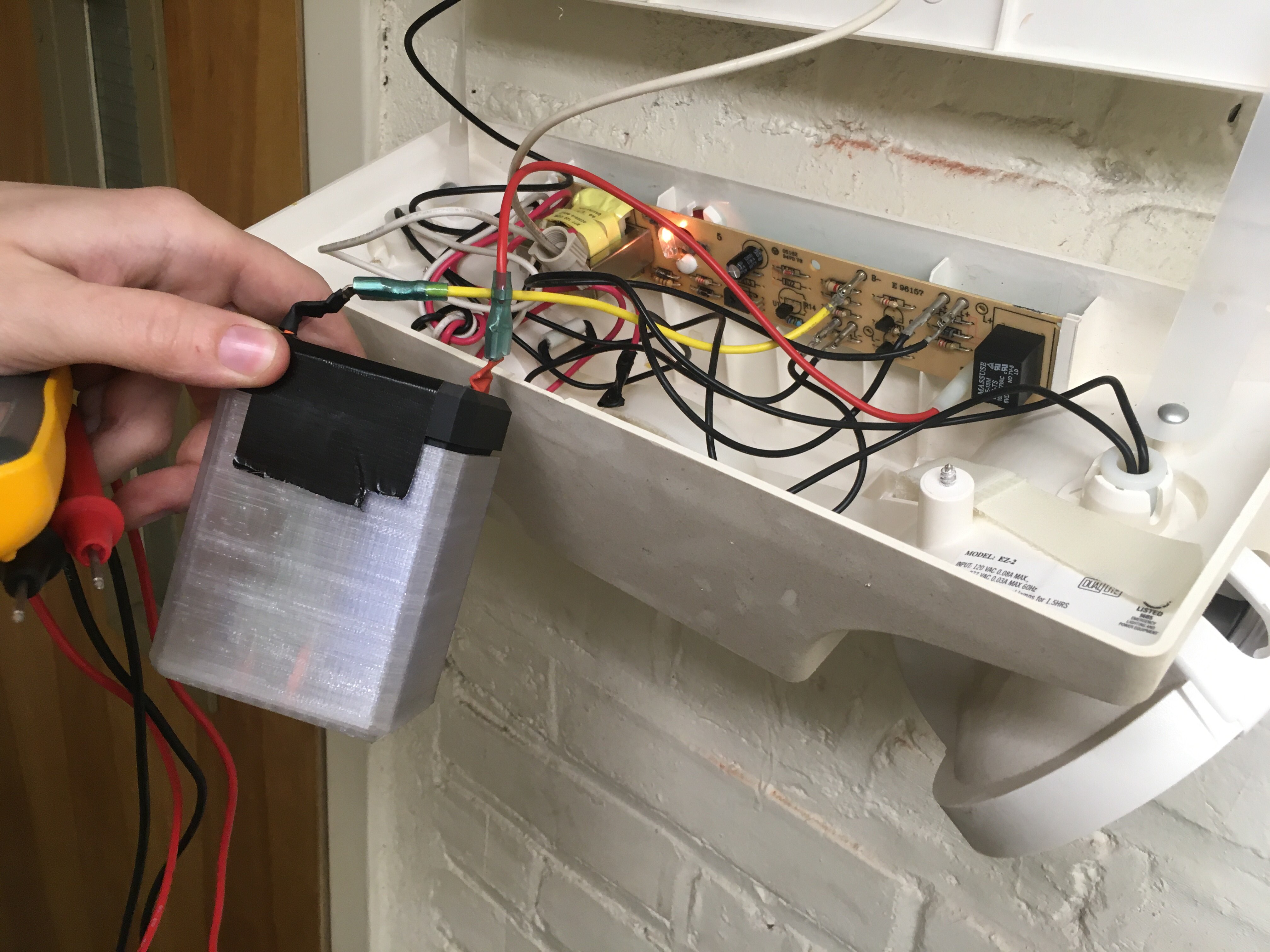 6v 4.5AH lead acid battery shell for retrofitting emergency lights with LiFePo4 or Sodium Ion batteries!