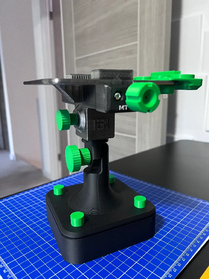 MT VICE ROTATE TILT MODEL PAINTING VICE by Peter Martin