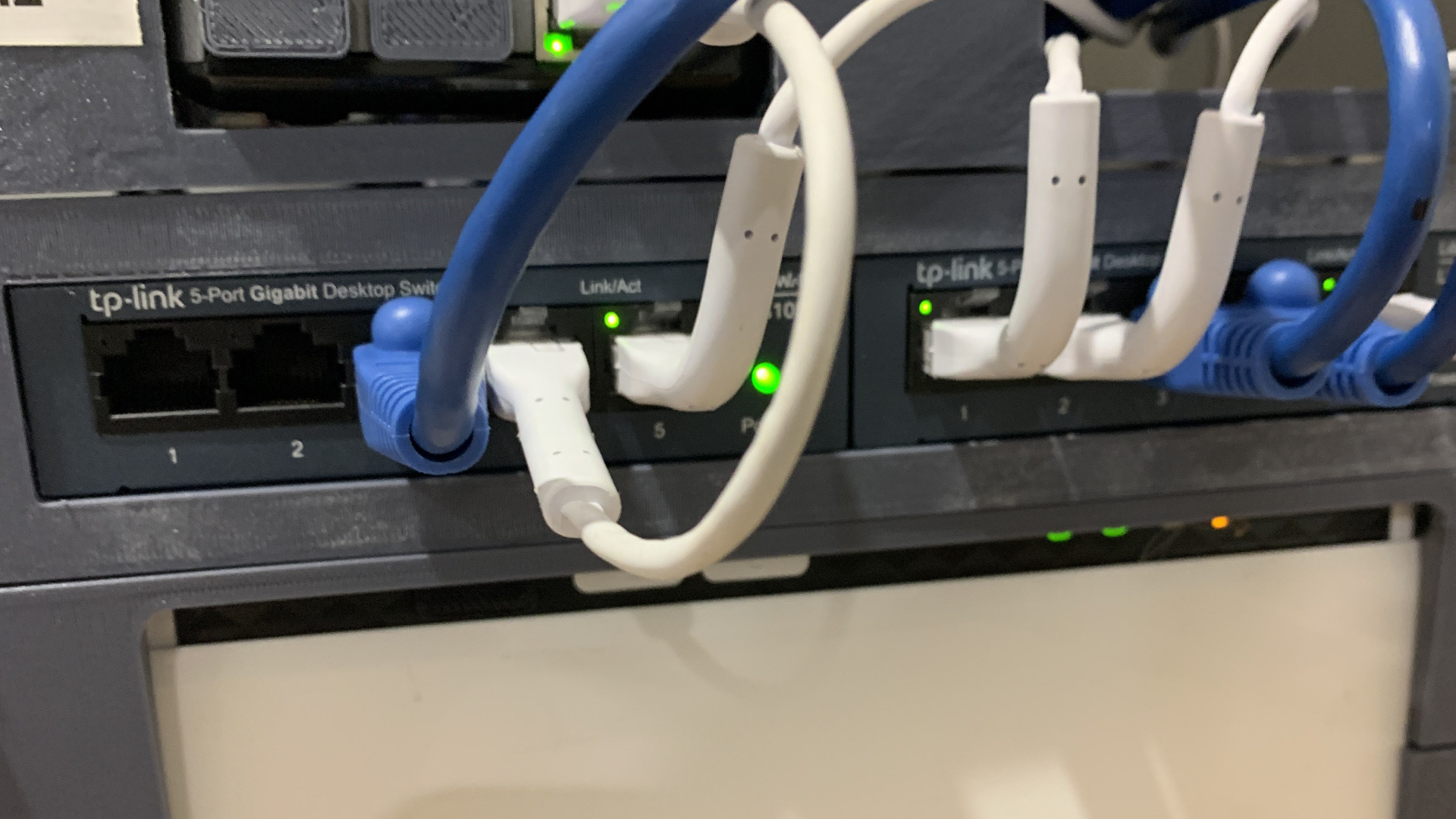 Dual TP-SG105 Switch Mount for 10" Rack