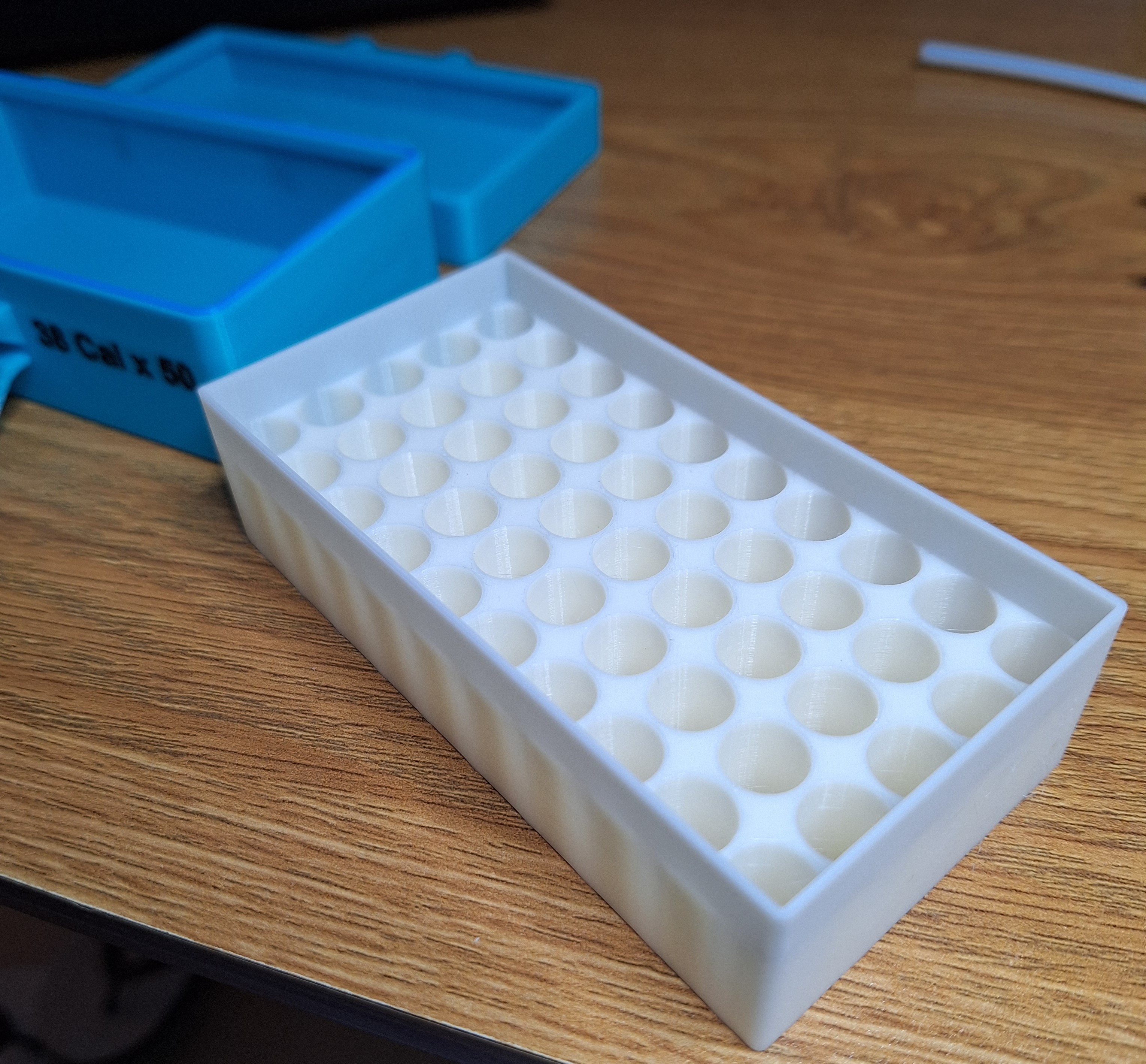 38 Calibre  x 50 ammo box — miniatura 2