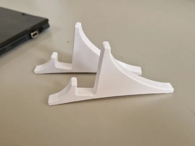 Laptop stand