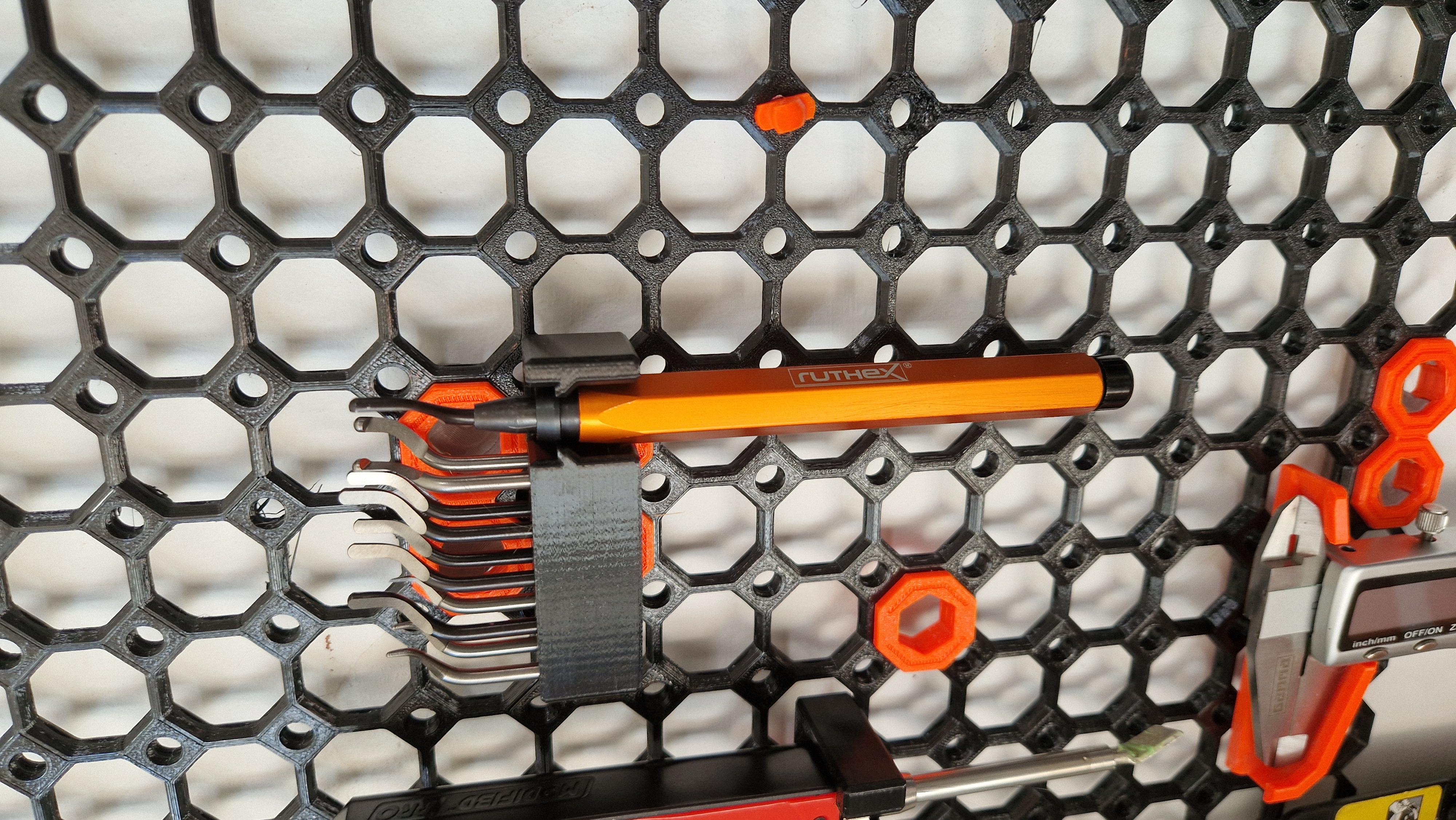 Multiboard deburring tool rack