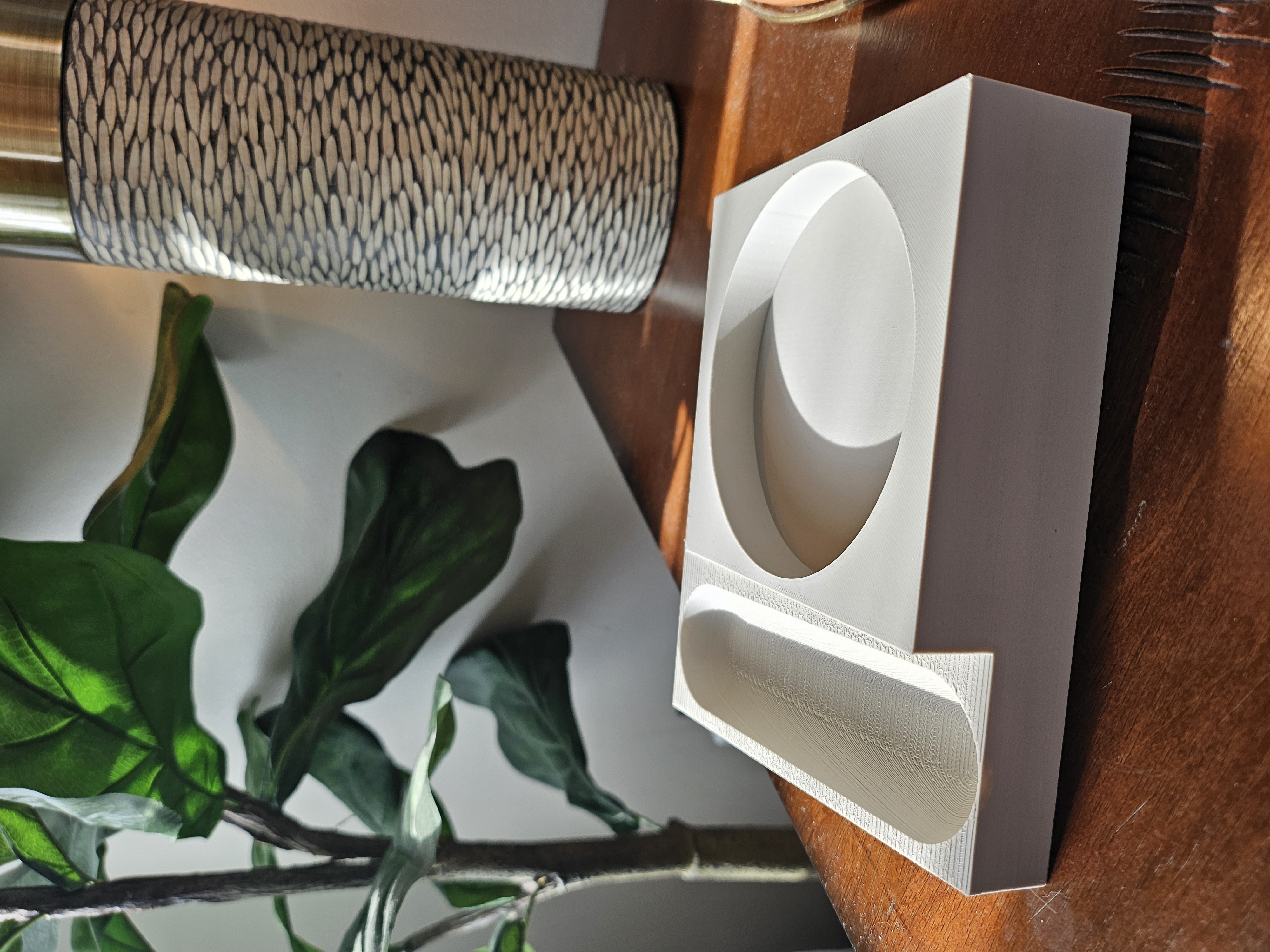 Miniatura 4 do modelo 3D Chromecast Remote Holder
