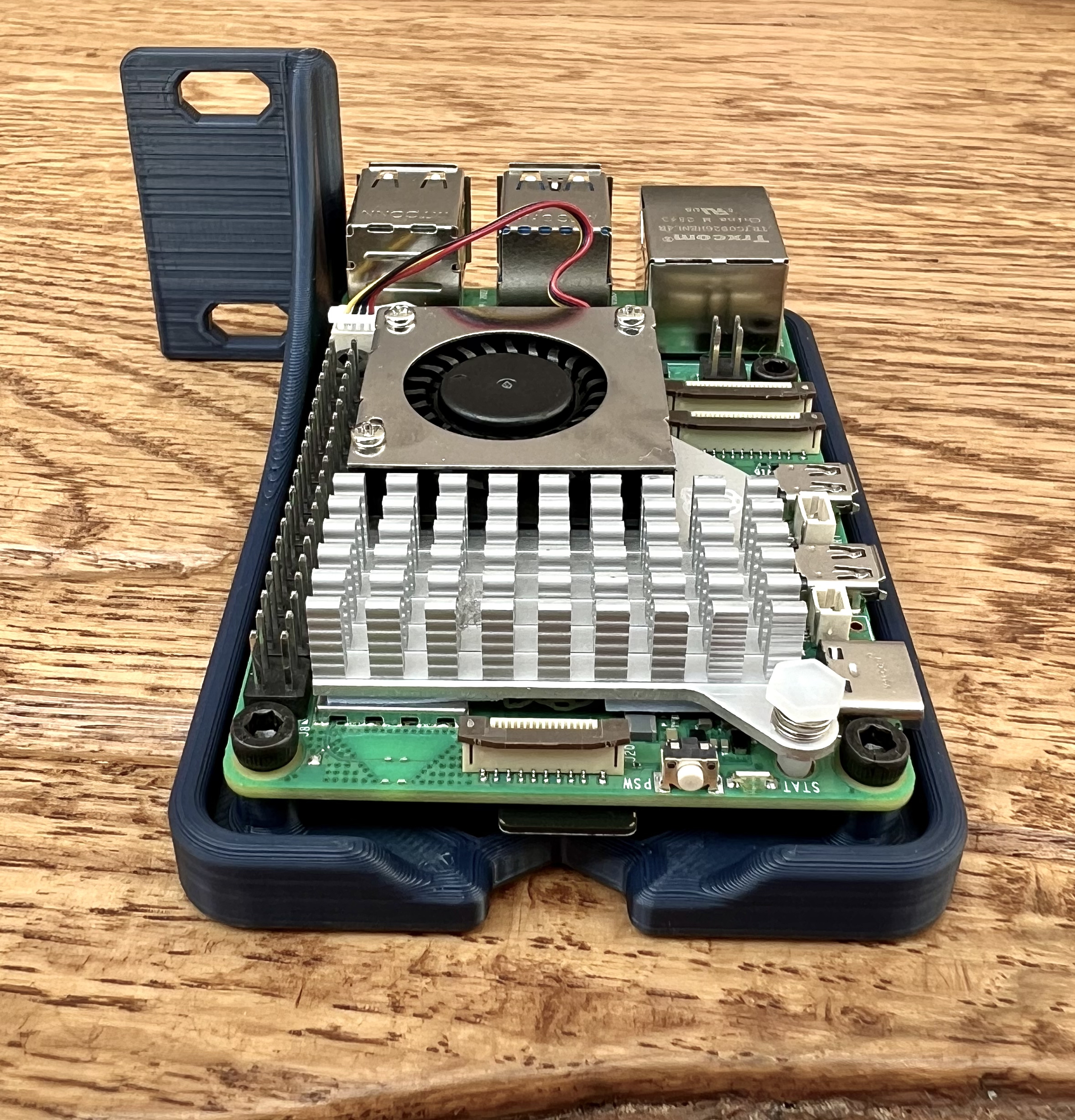Miniatura 4 do modelo 3D Raspberry Pi 5 Rack Mount - right sided