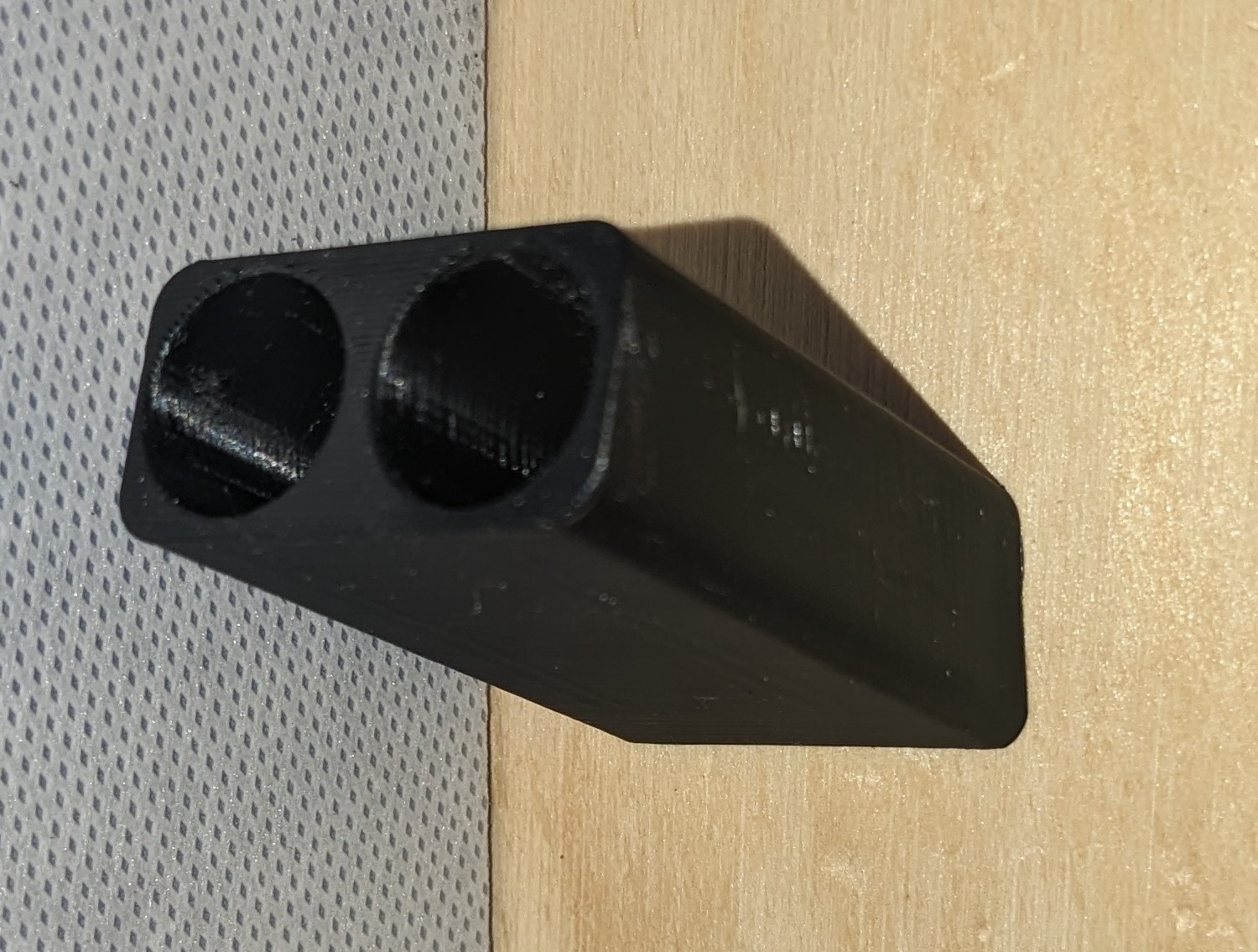 Wall holder for small tools (pen, center punch, ...)