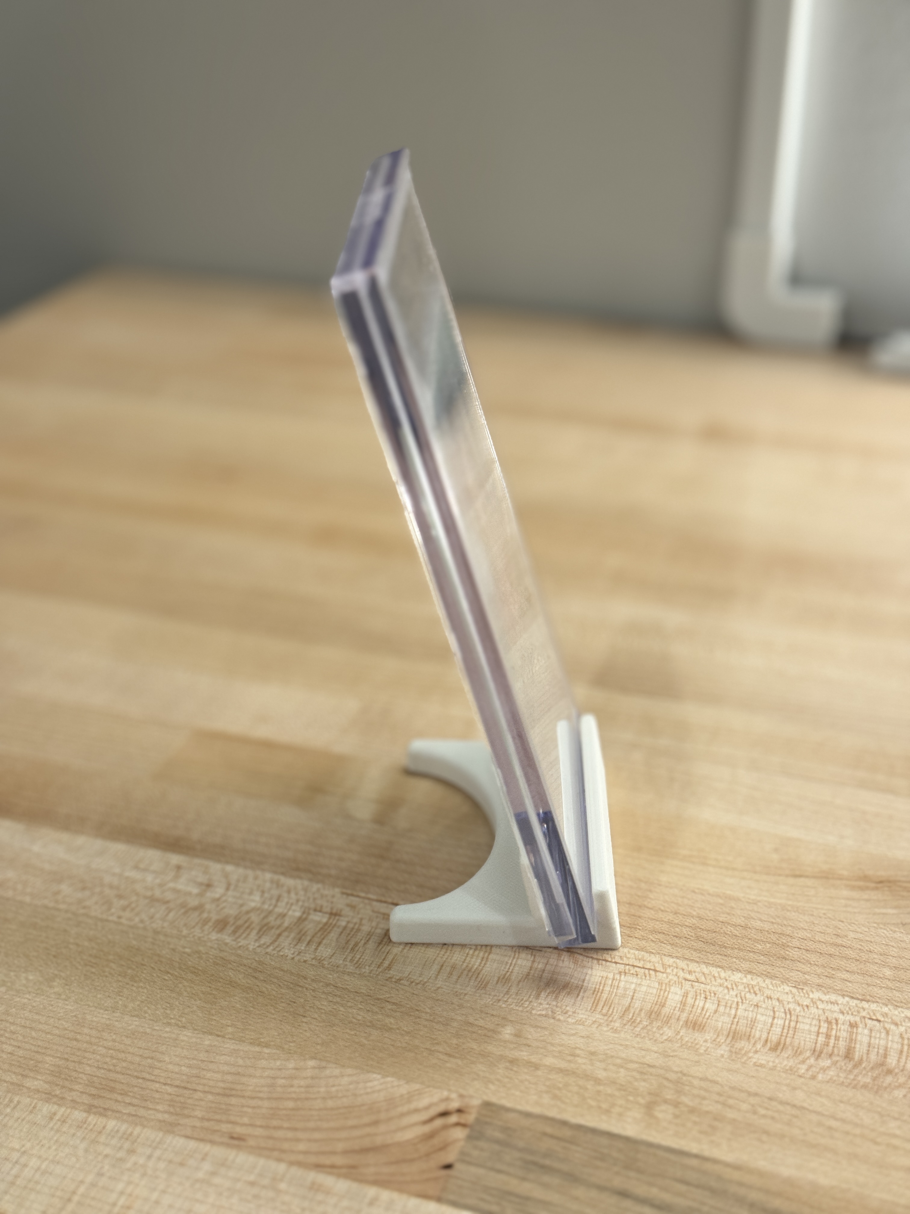 Trading Card Stand by Josh Pigford Download free STL model