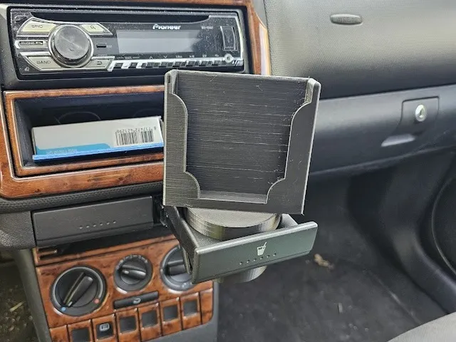 Cupholder phone holder