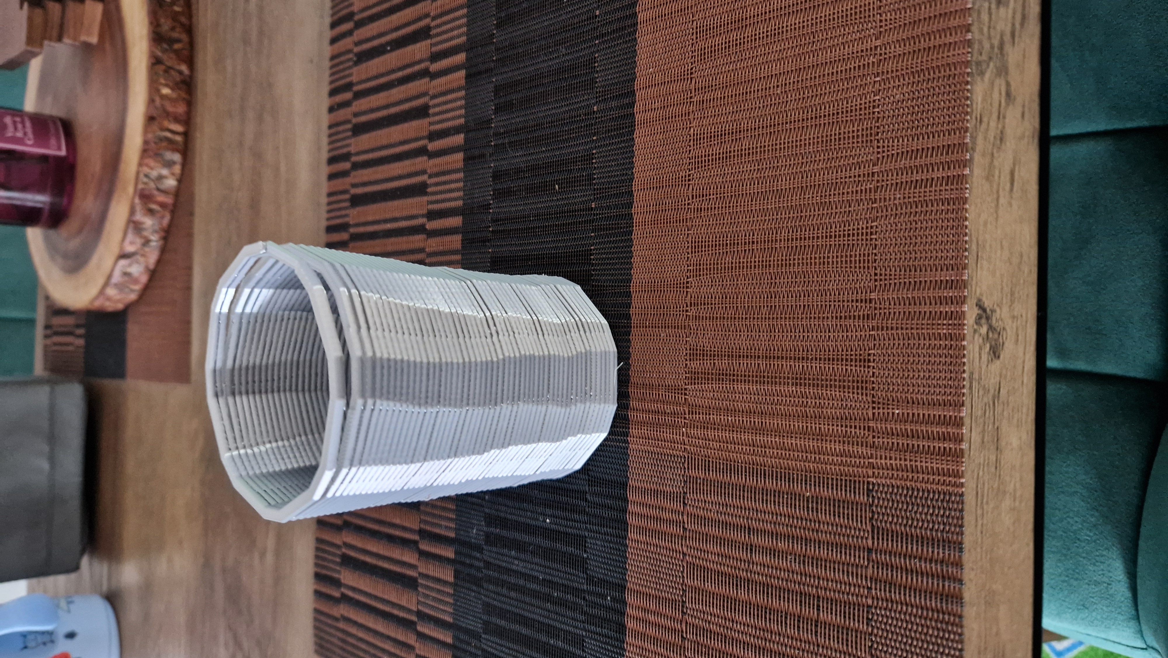 Miniatura 2 do modelo 3D Slinky Spring Polygon