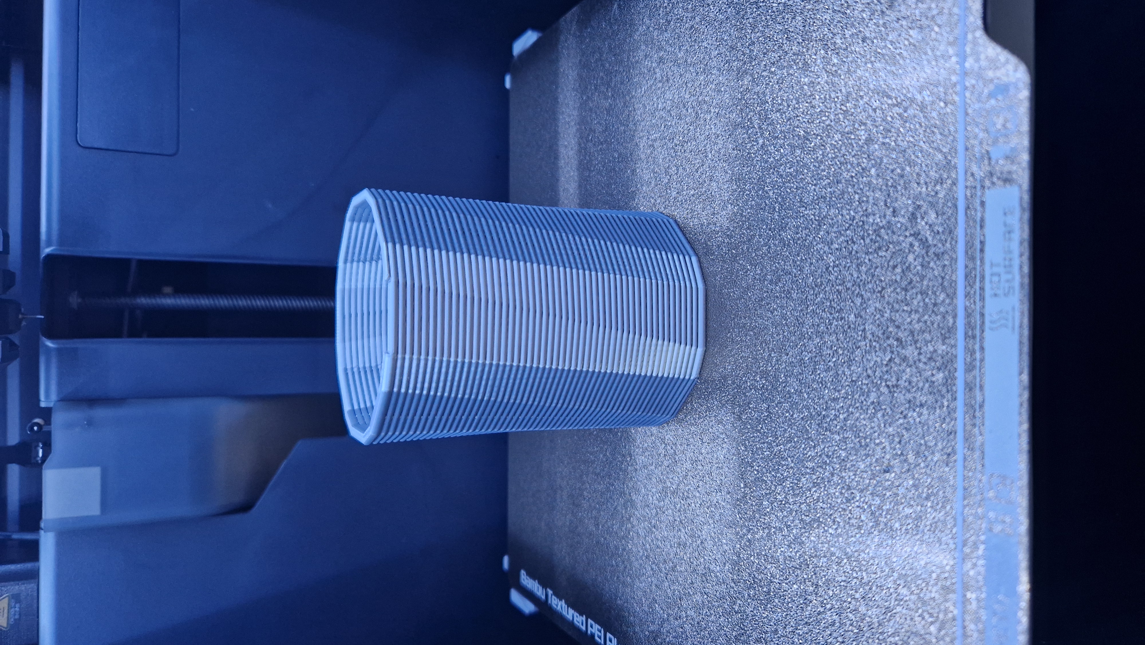 Miniatura 3 do modelo 3D Slinky Spring Polygon
