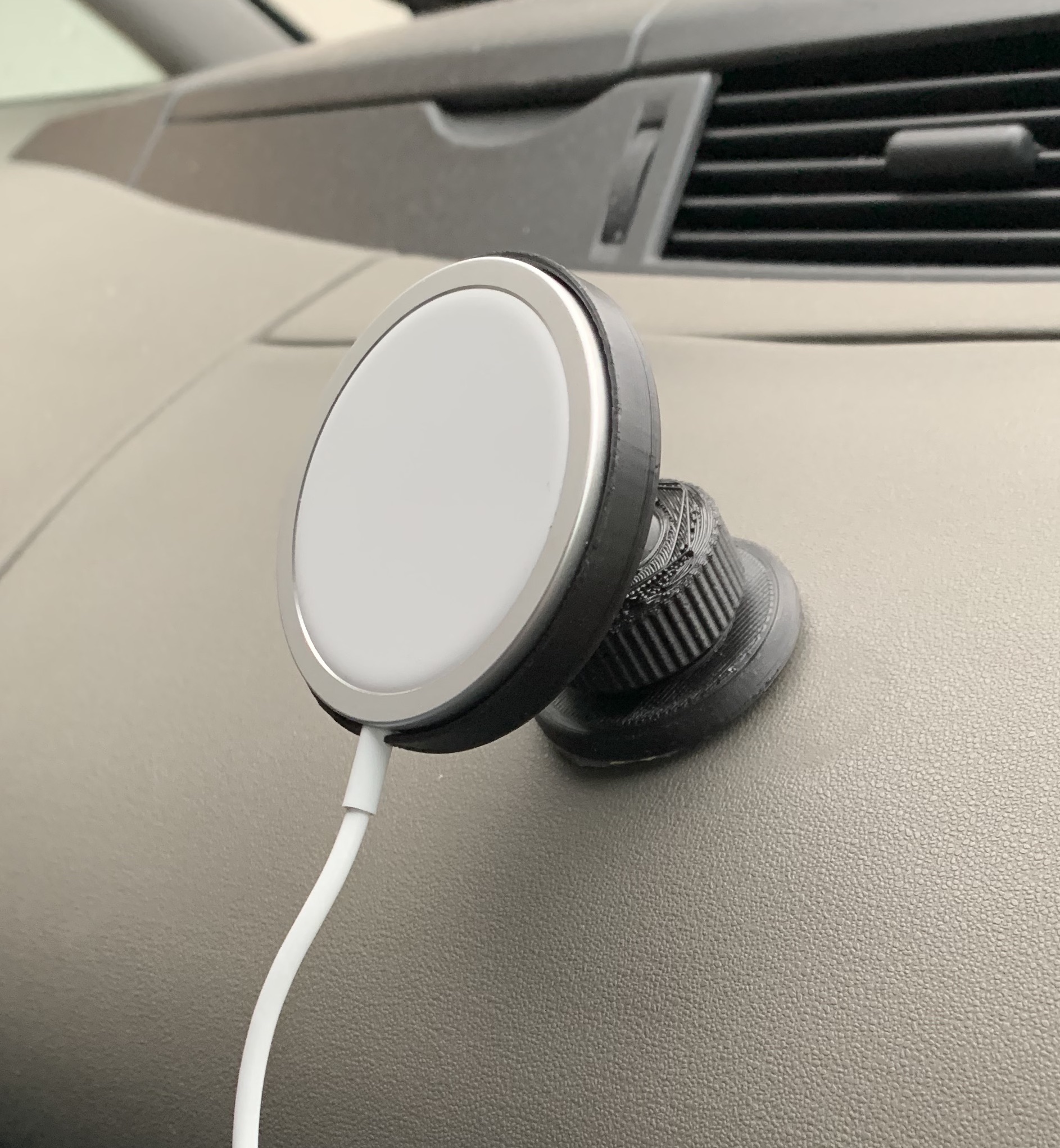 MagSafe car mount