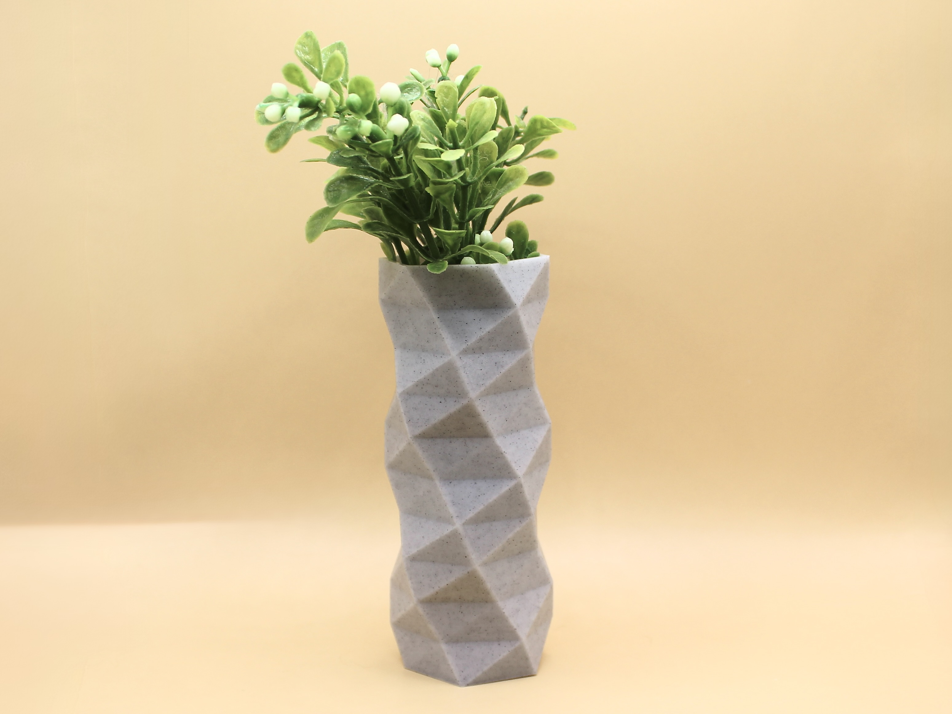 Low Poly Vase - Skinny