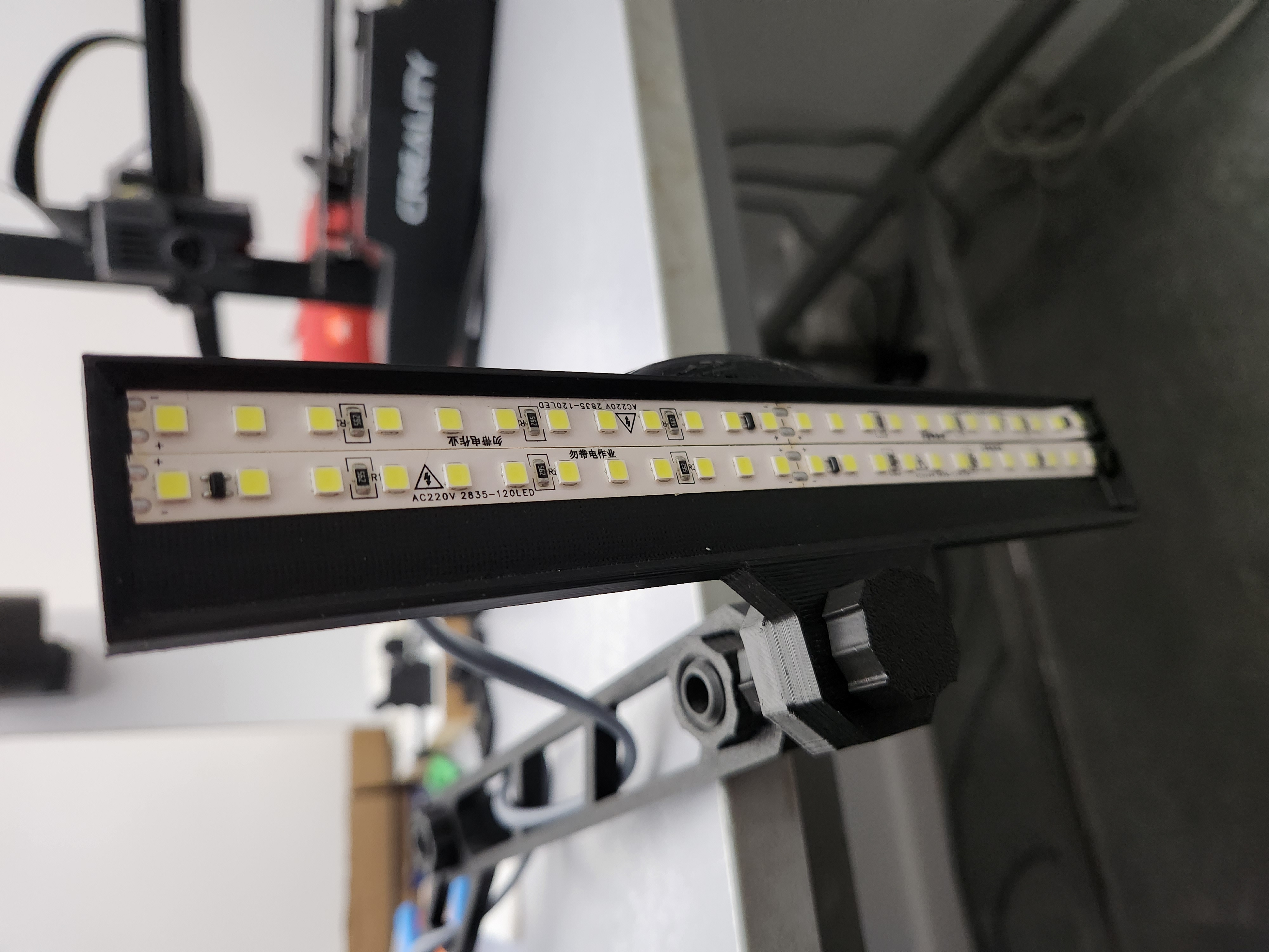 Miniatura 6 do modelo 3D Articulating Desk Lamp
