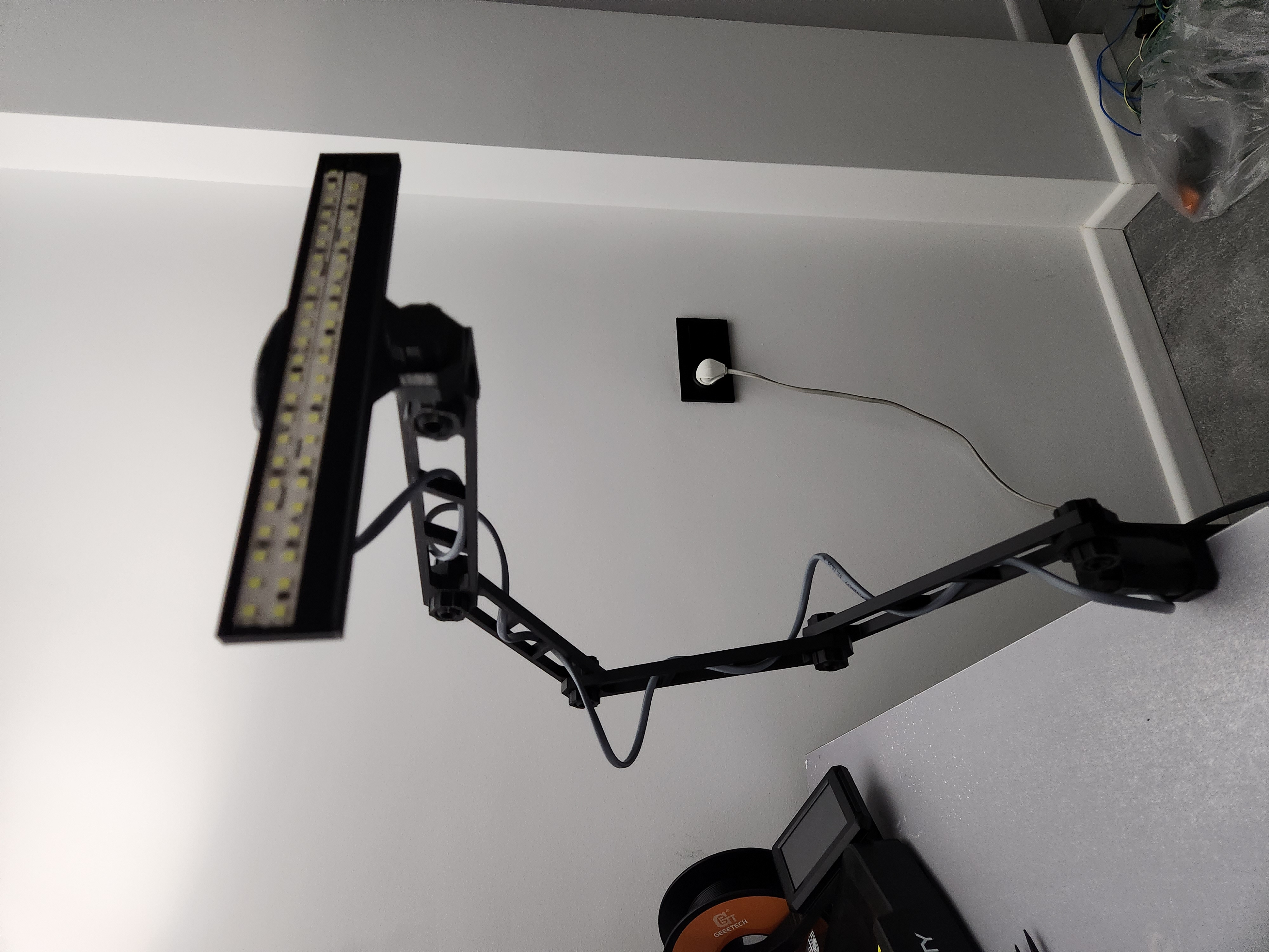 Miniatura 5 do modelo 3D Articulating Desk Lamp