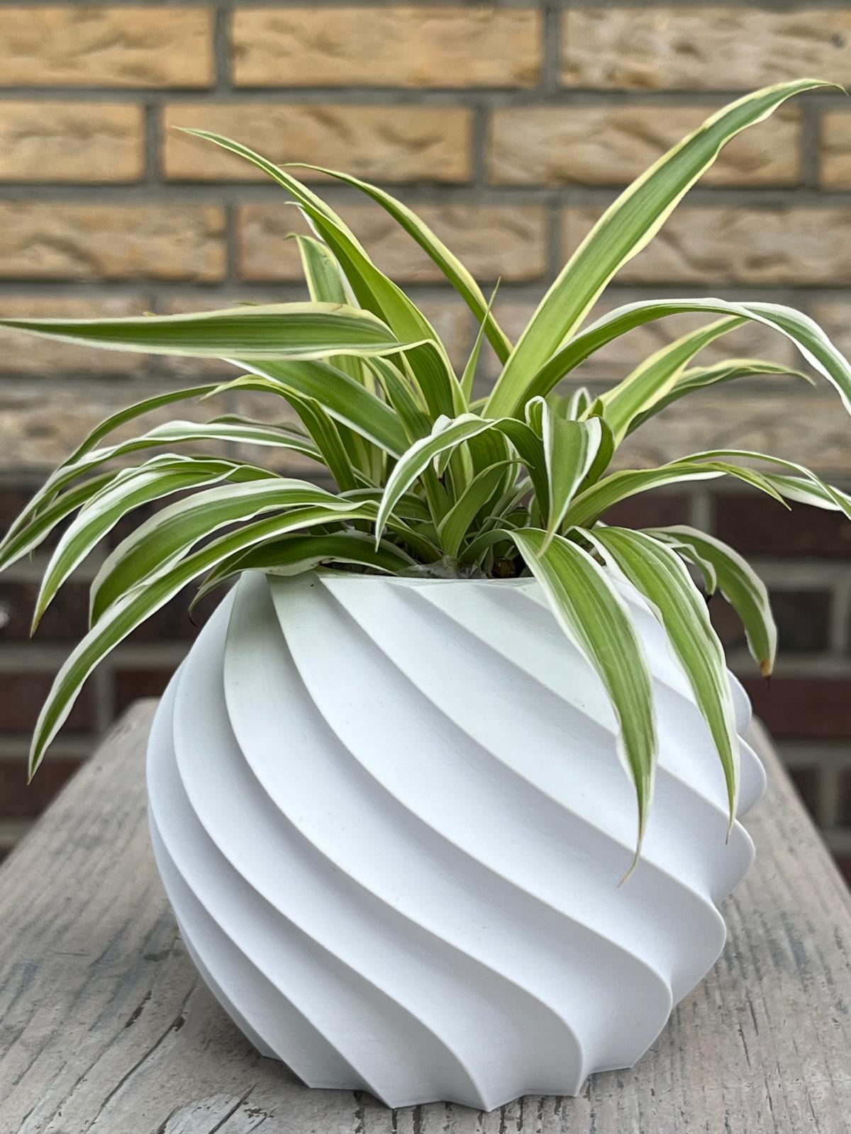 twist vase