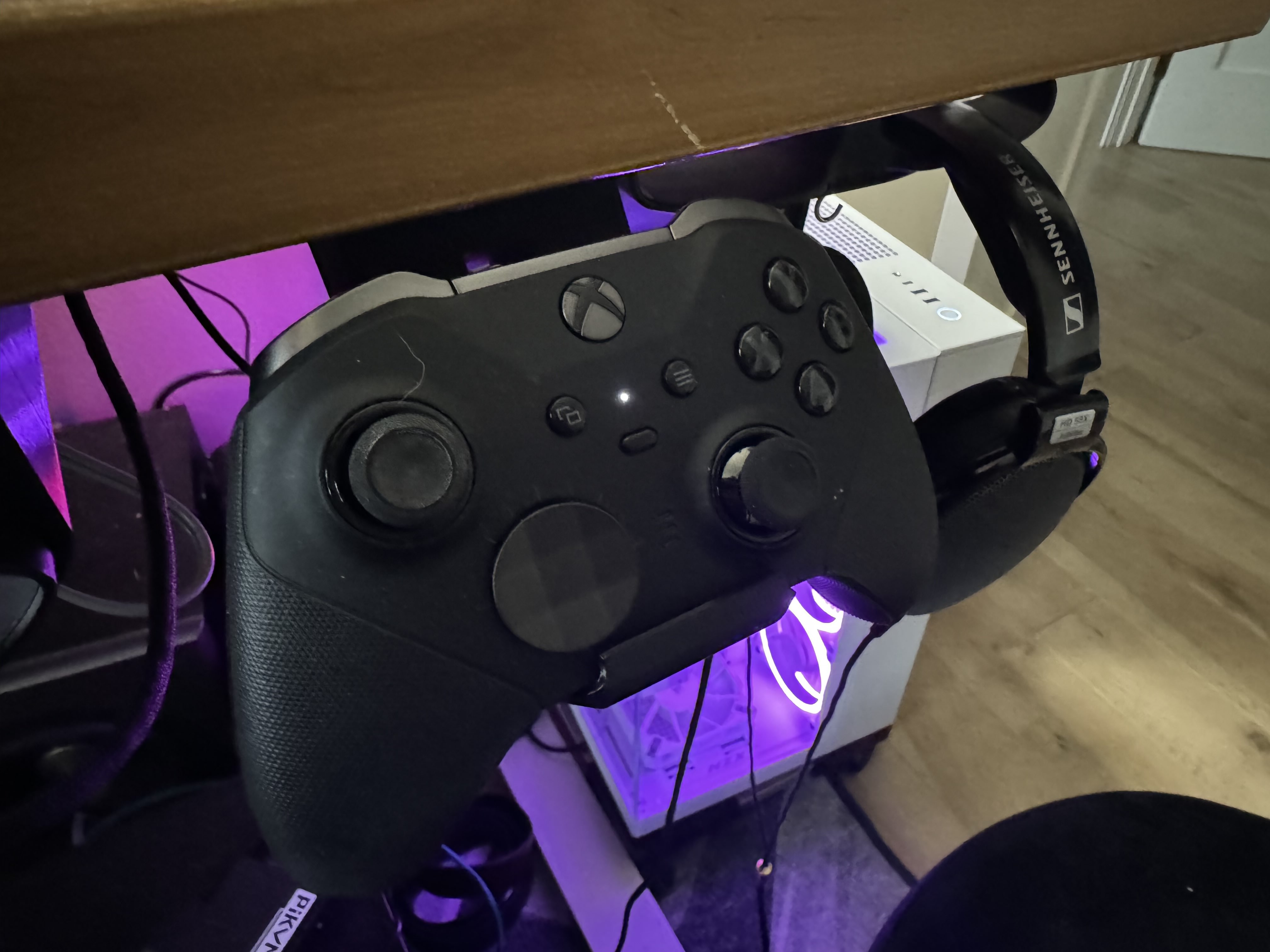 Xbox Elite Controller Under Desk Charging Mount