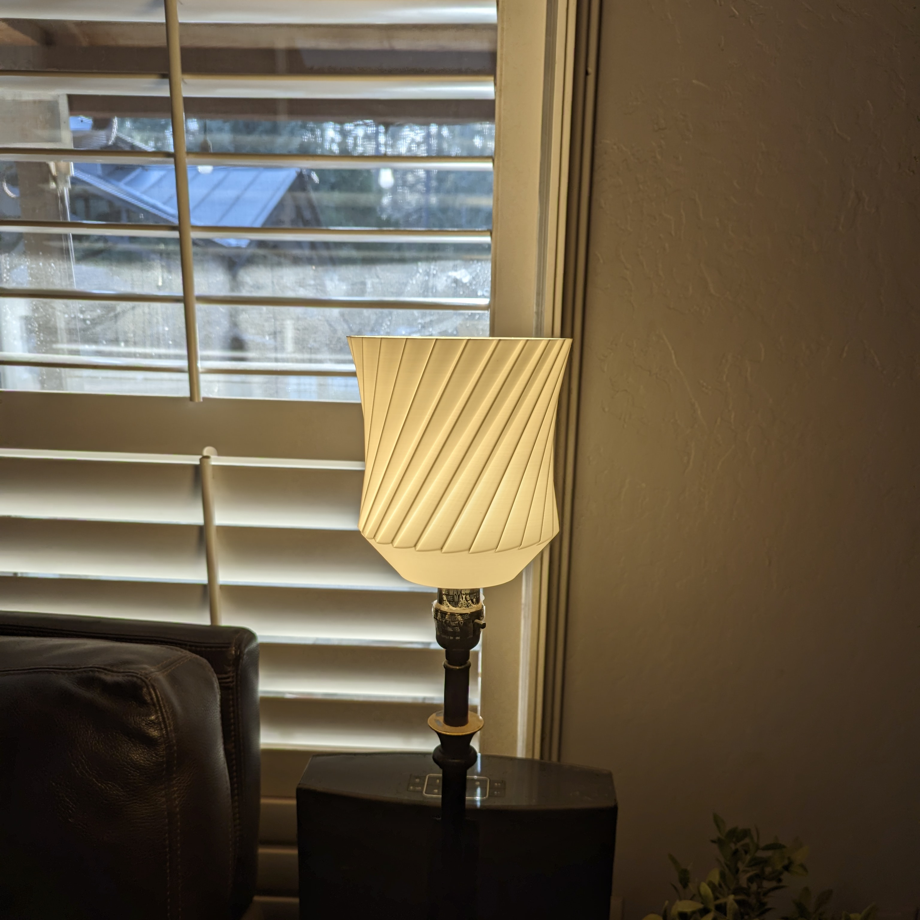 Modern lamp shade