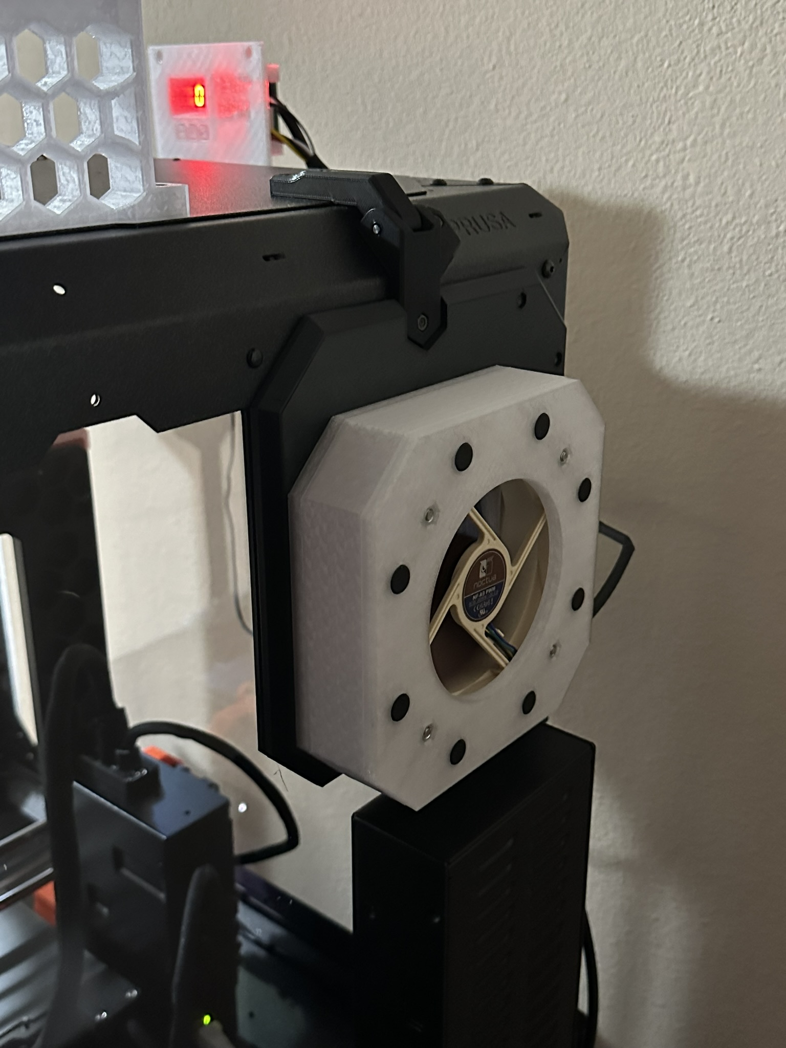 Hinged-Lid bracket for use with Magnetic Ventilation System