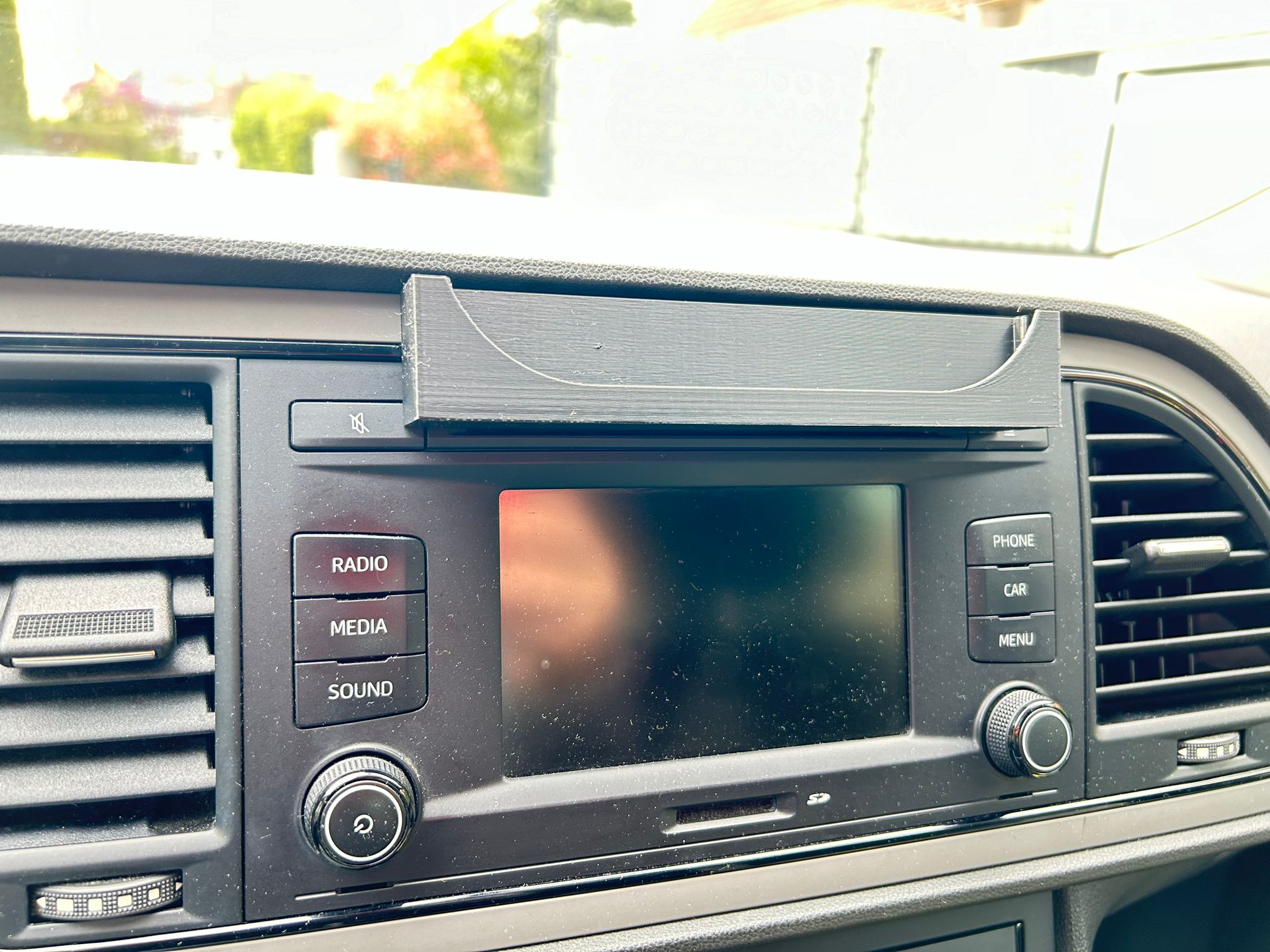 Iphone 15 / 14 / 13 Halter für Seat Leon CD Player by DSL55 Download