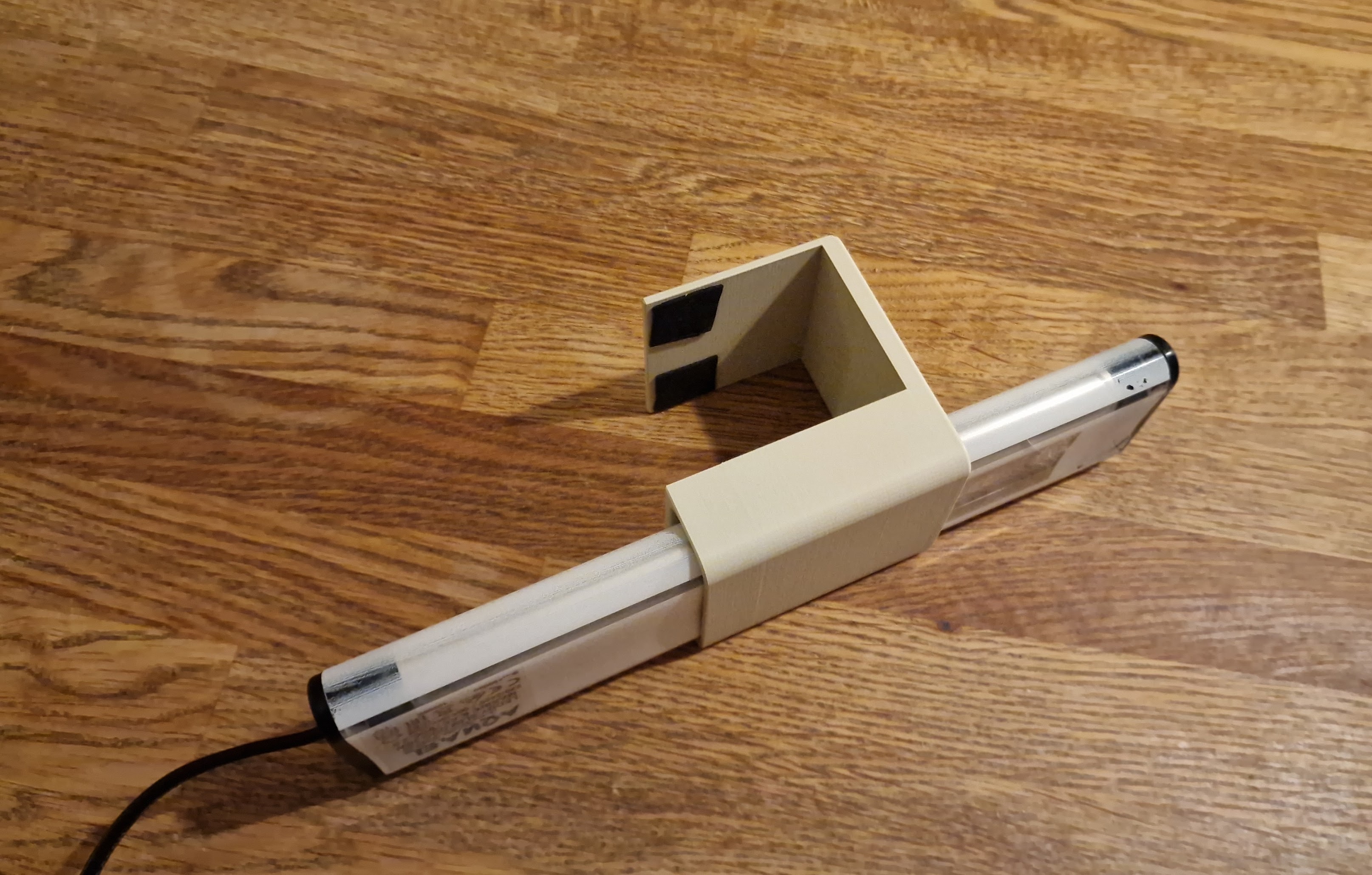 Adjustable AquaEl Leddy Slim LED holder for Ikea Lack — thumbnail 2