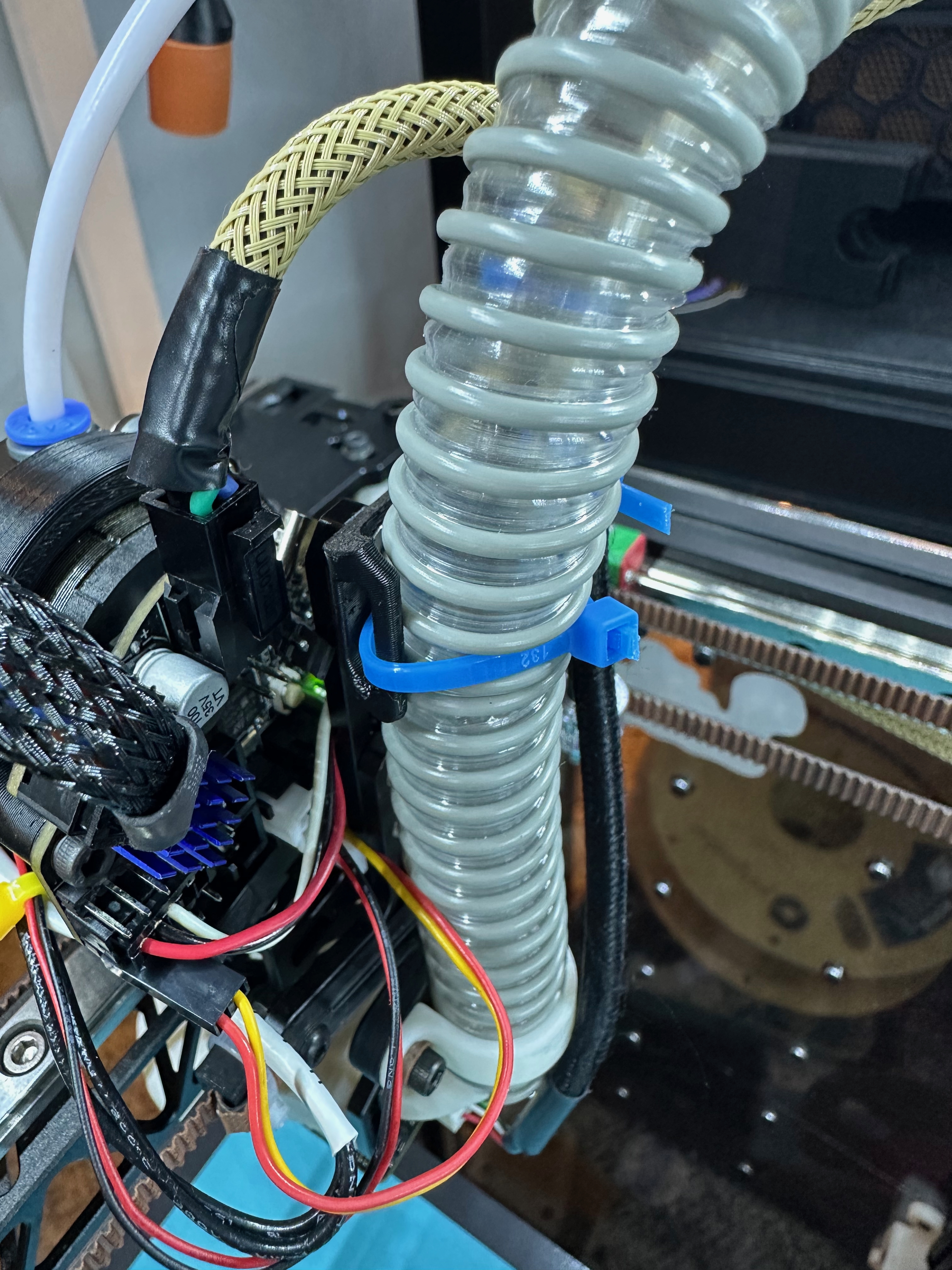 Miniatura 4 do modelo 3D VzBot Toolhead Cable Retainer
