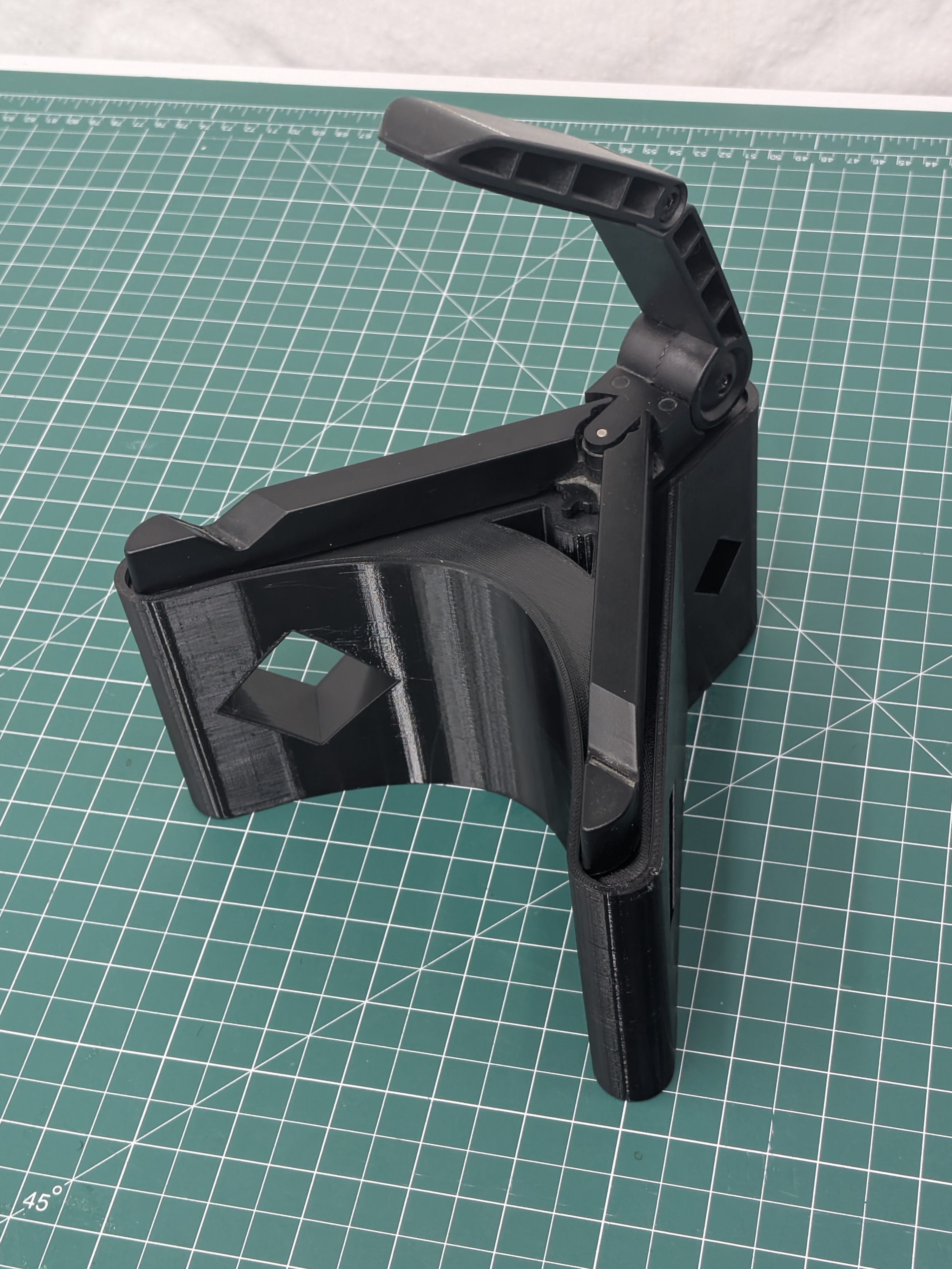 Triangular Tablet/Monitor Stand Raiser